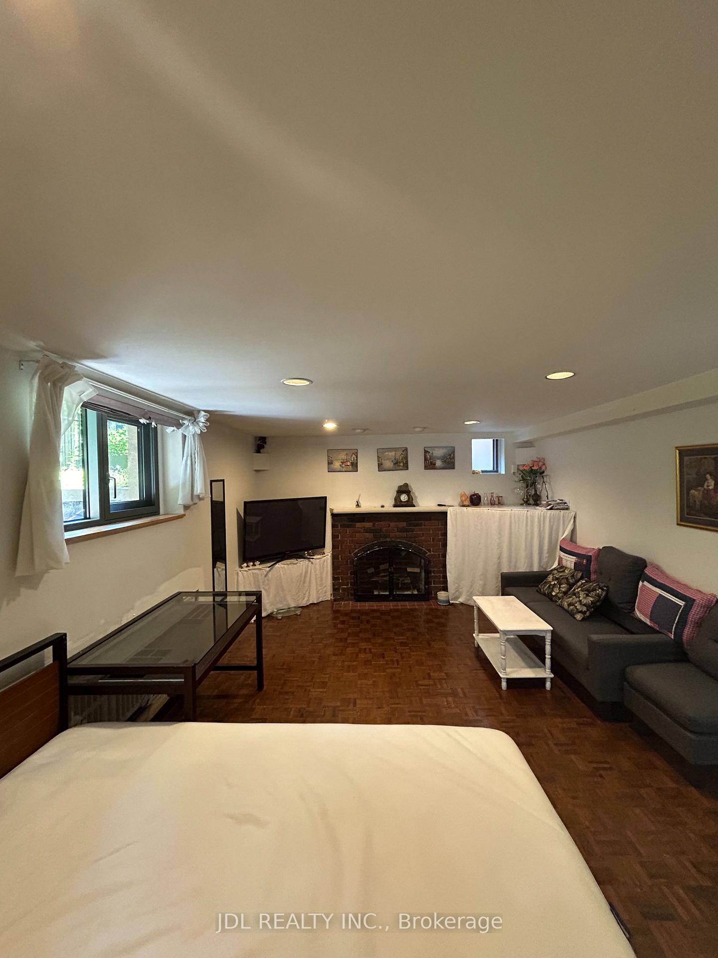 Photo 12 of Unit Bsmt, 19 Glengrove Ave, Toronto, Lawrence Park South — HOMEH