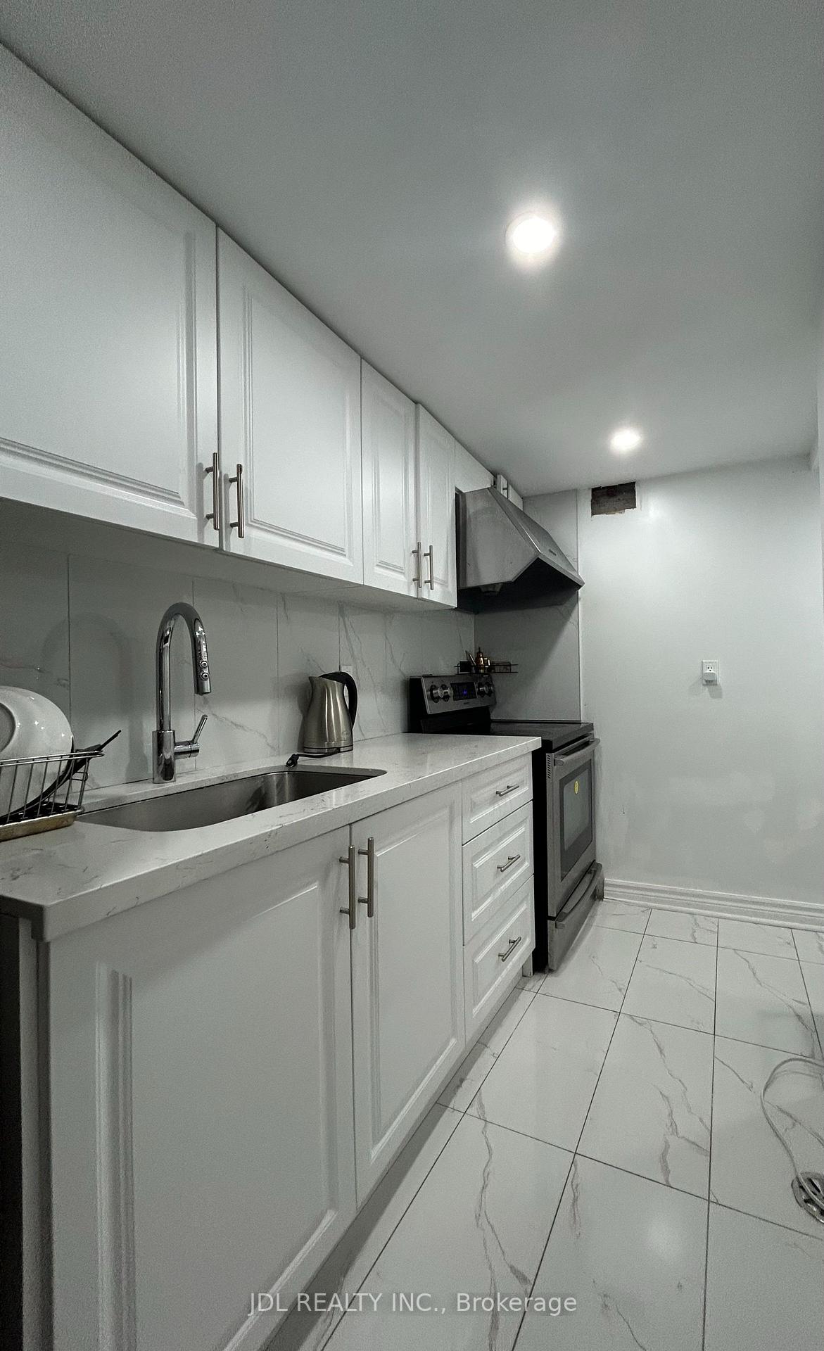 Photo 17 of Unit Bsmt, 19 Glengrove Ave, Toronto, Lawrence Park South — HOMEH