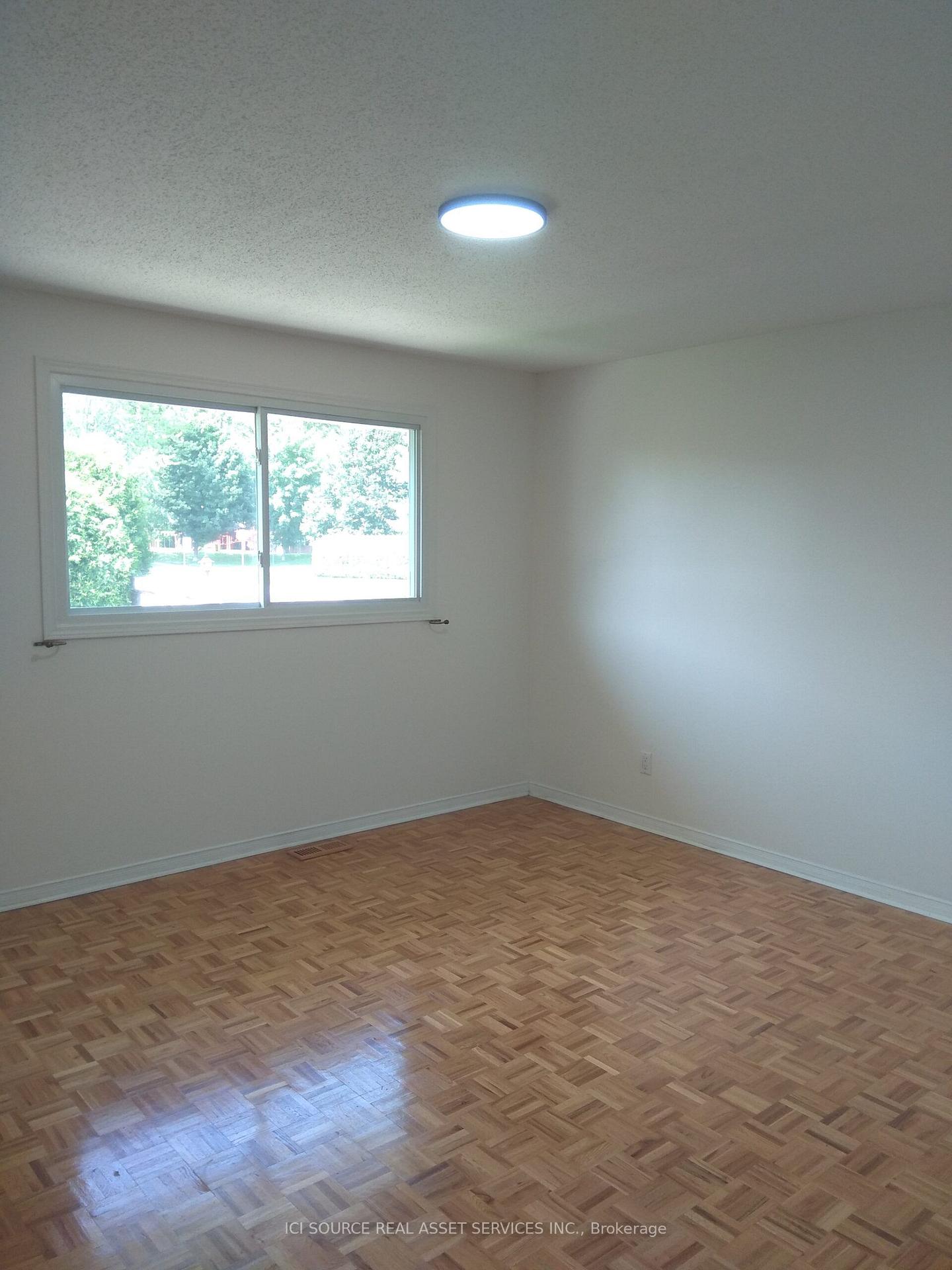 Photo 9 of 8 Birchview Road, Ottawa, Meadowlands/St. Claire Gardens — HOMEH