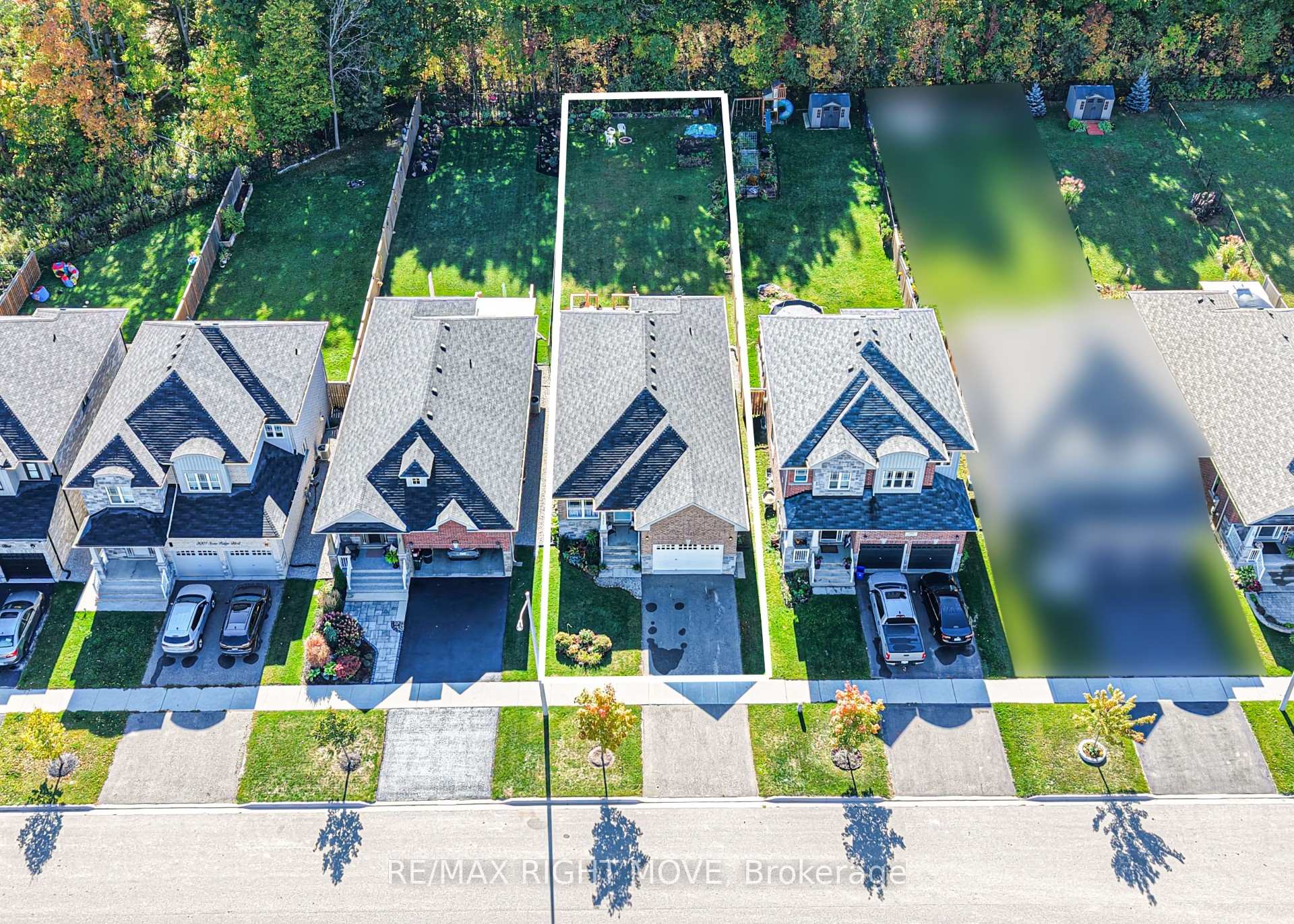 Photo 3 of 2997 Stone Ridge Boulevard, Orillia — HOMEH