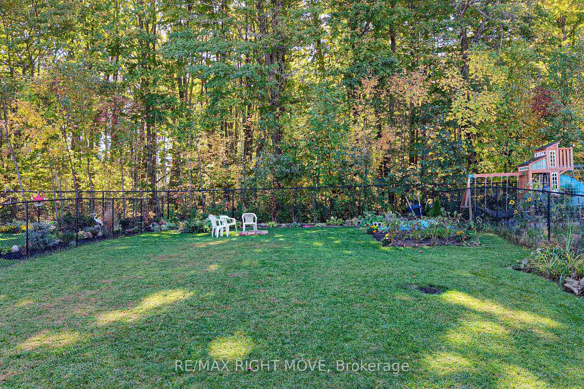 Photo 5 of 2997 Stone Ridge Boulevard, Orillia — HOMEH
