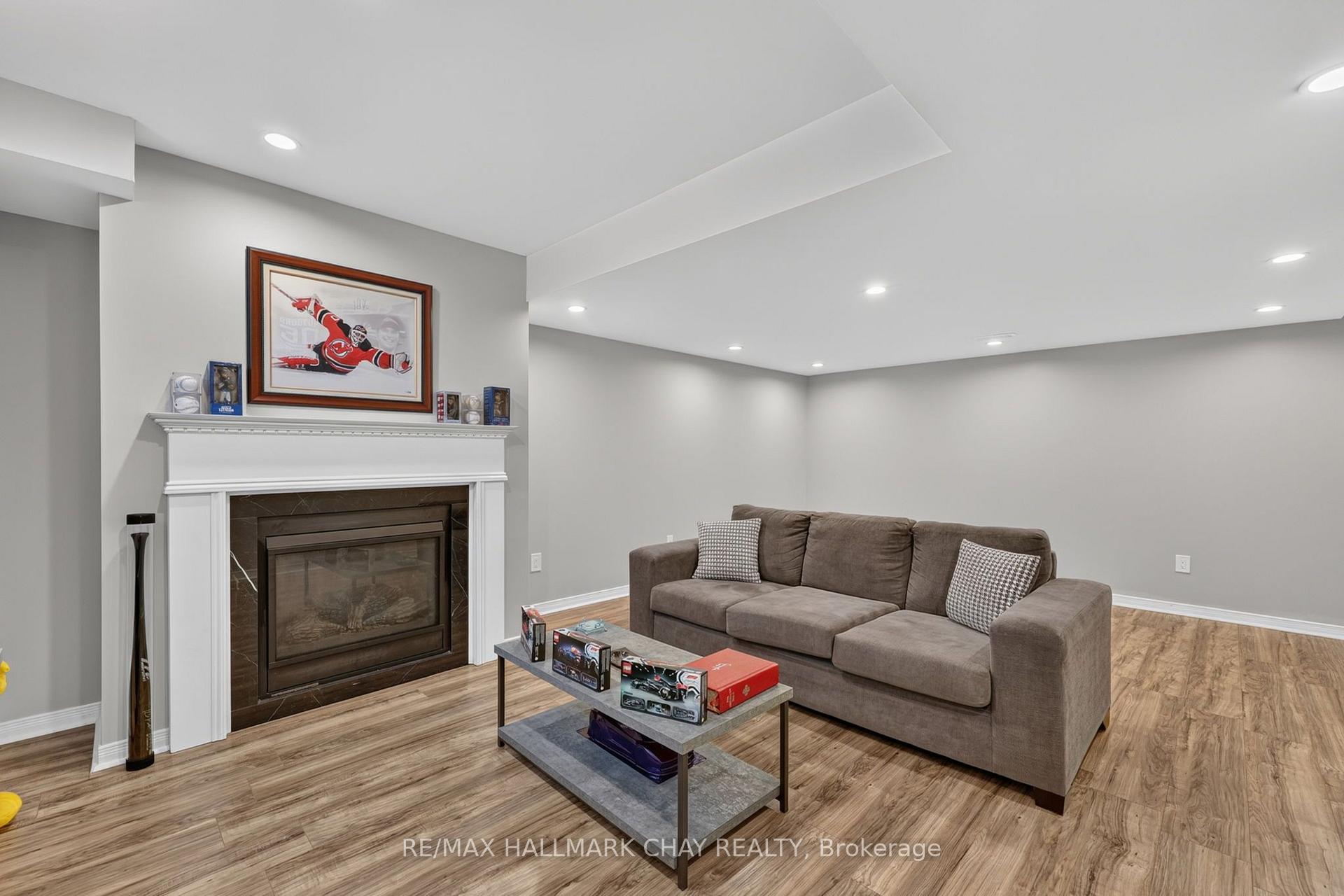 Photo 25 of 72 Decarolis Crescent, Essa, Angus — HOMEH