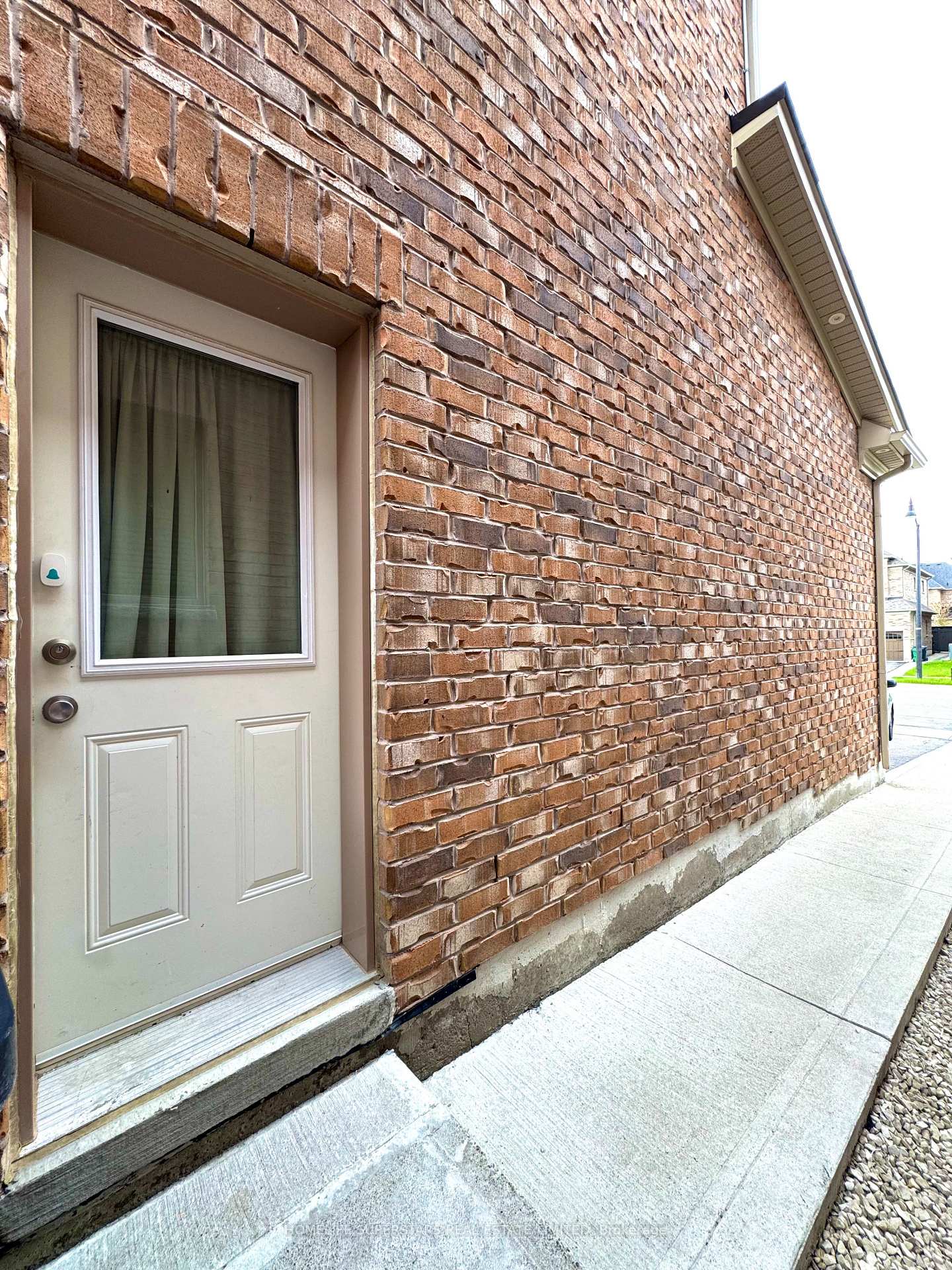 Photo 3 of 126 Martin Byrne Drive, Brampton, Toronto Gore Rural Estate — HOMEH