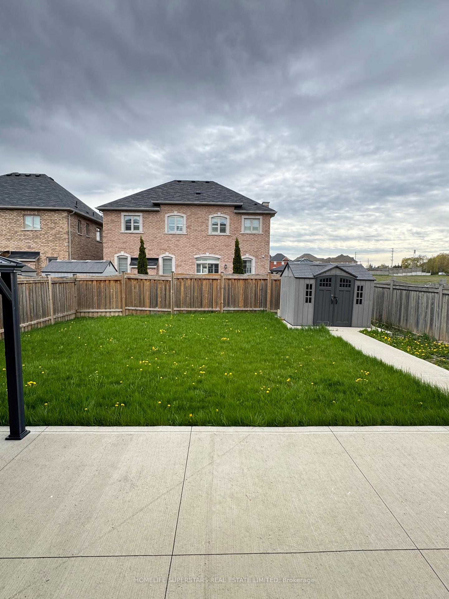 Photo 4 of 126 Martin Byrne Drive, Brampton, Toronto Gore Rural Estate — HOMEH