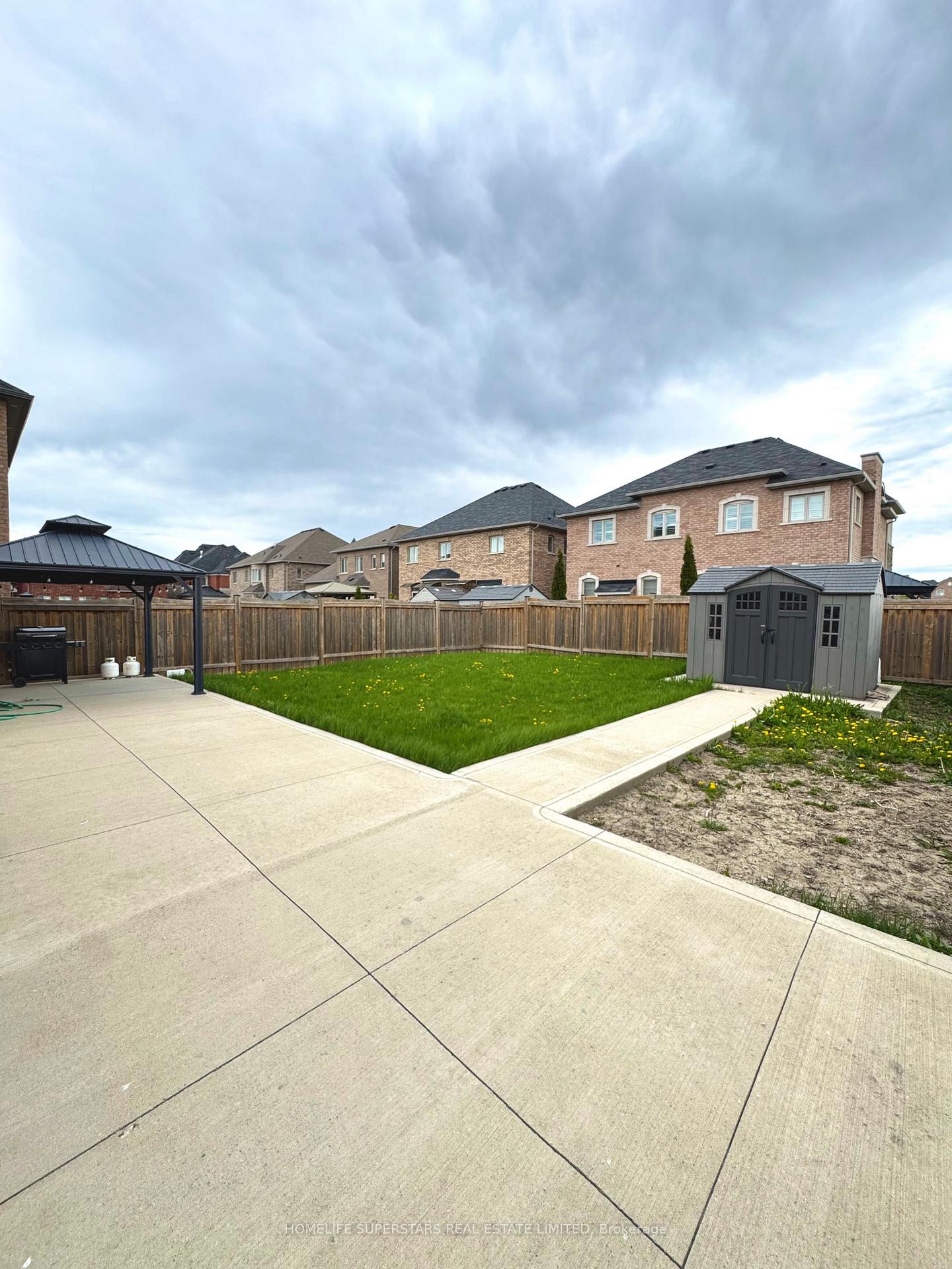 Photo 5 of 126 Martin Byrne Drive, Brampton, Toronto Gore Rural Estate — HOMEH