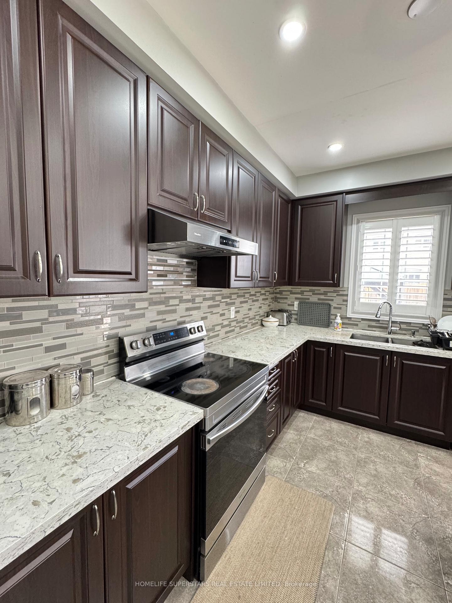 Photo 14 of 126 Martin Byrne Drive, Brampton, Toronto Gore Rural Estate — HOMEH