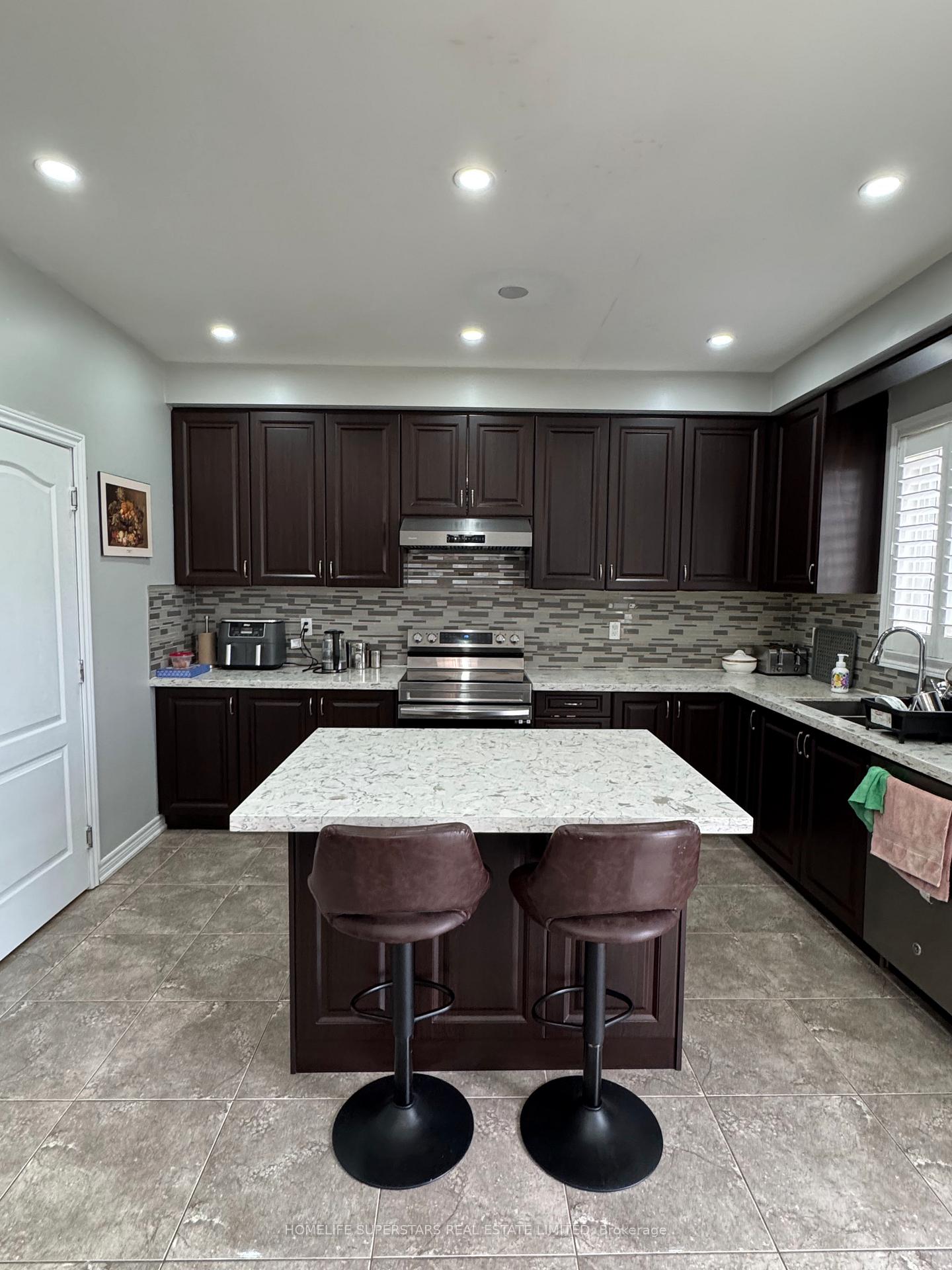 Photo 16 of 126 Martin Byrne Drive, Brampton, Toronto Gore Rural Estate — HOMEH