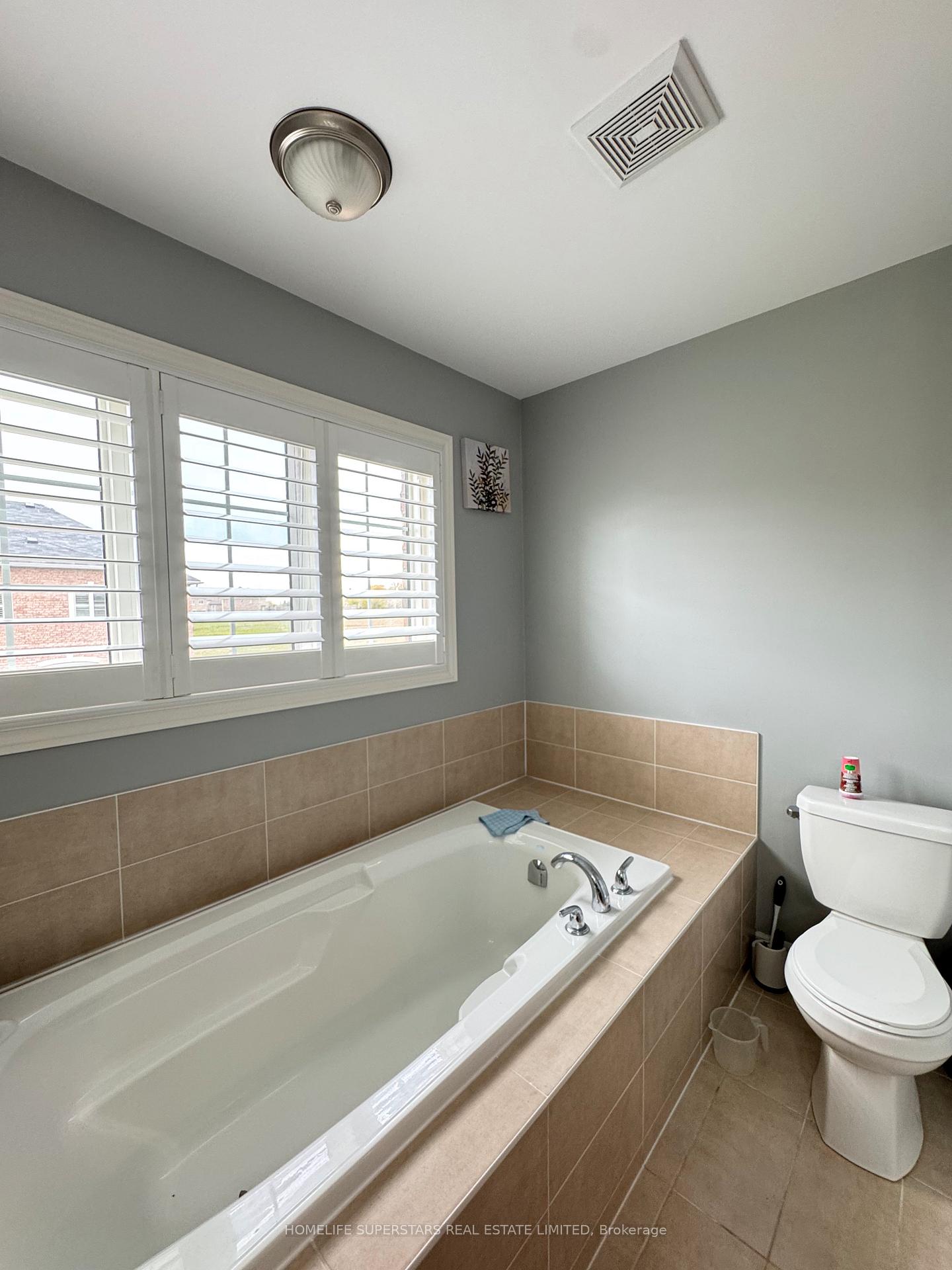Photo 29 of 126 Martin Byrne Drive, Brampton, Toronto Gore Rural Estate — HOMEH