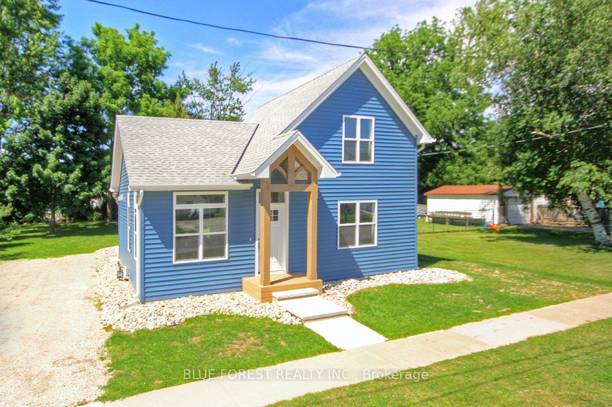 Photo 2 of 454 Trerice Street, Chatham-Kent, Dresden — HOMEH