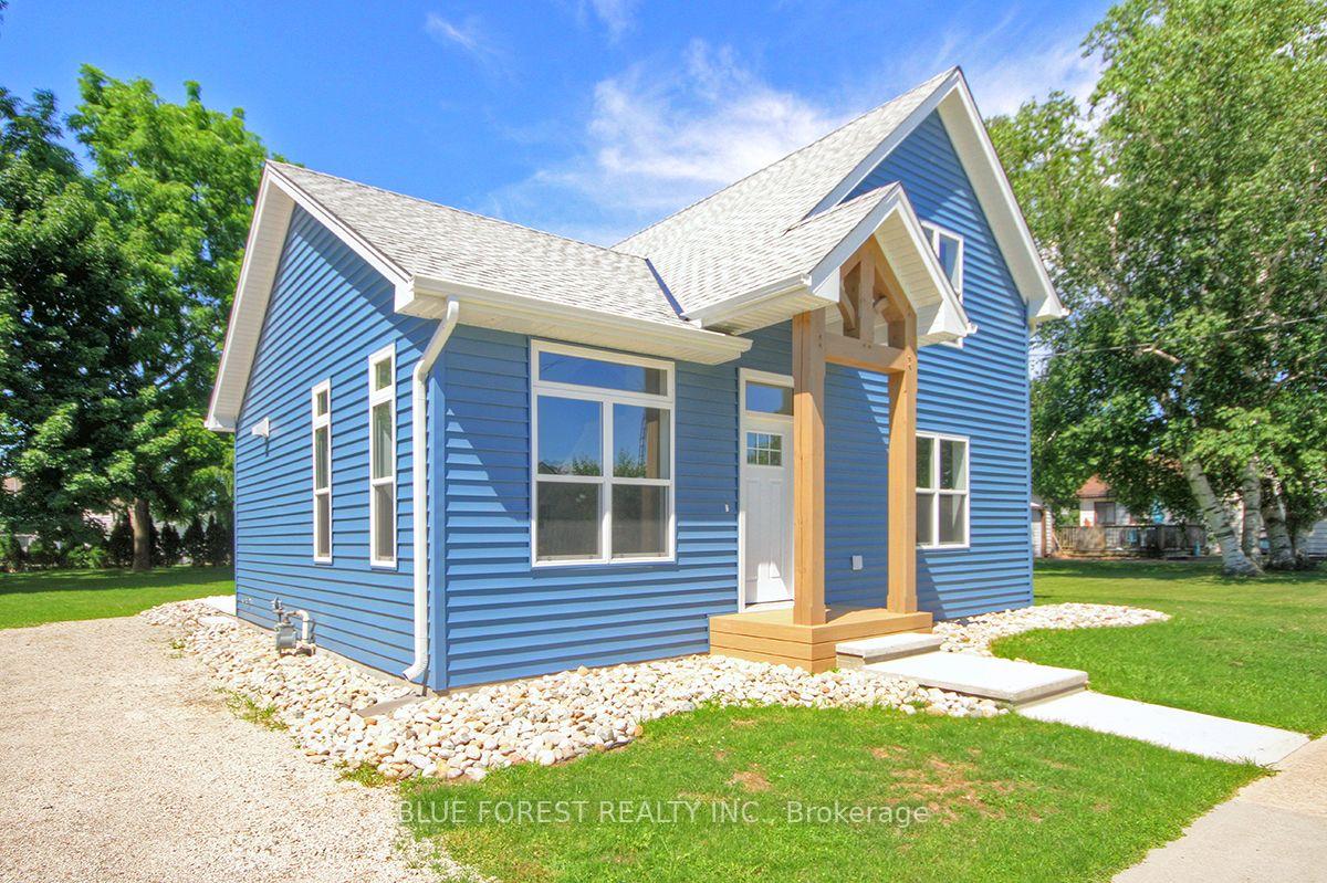 Photo 3 of 454 Trerice Street, Chatham-Kent, Dresden — HOMEH