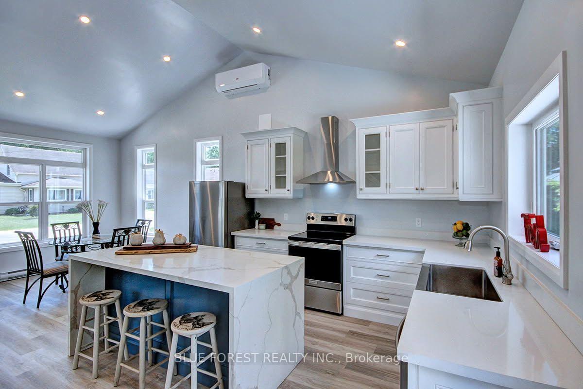 Photo 4 of 454 Trerice Street, Chatham-Kent, Dresden — HOMEH