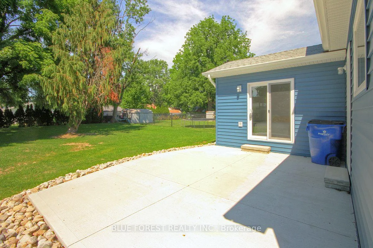 Photo 23 of 454 Trerice Street, Chatham-Kent, Dresden — HOMEH