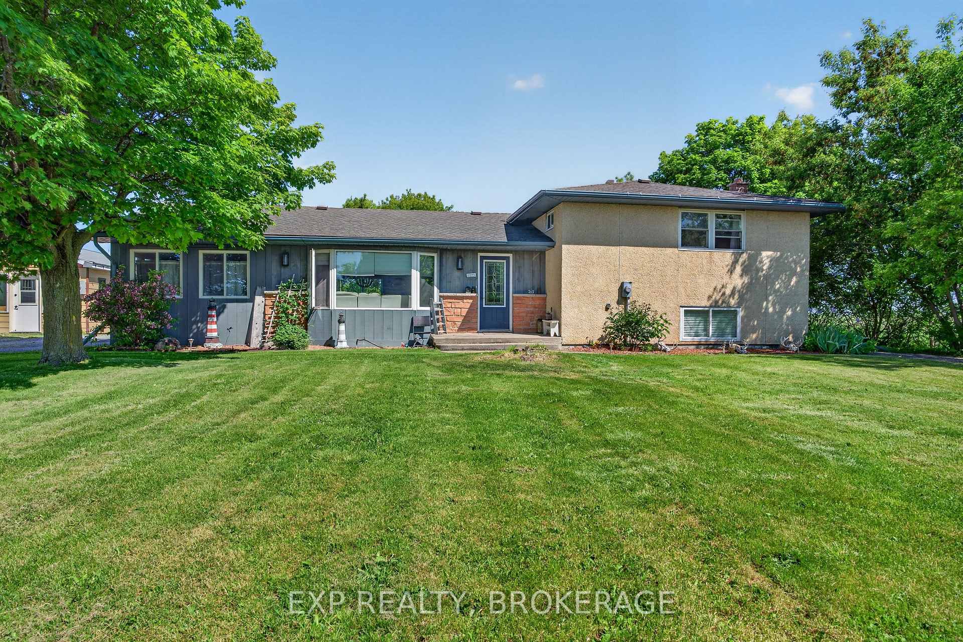 Photo 1 of 2214 Highway 96, Frontenac Islands, Wolfe Island — HOMEH