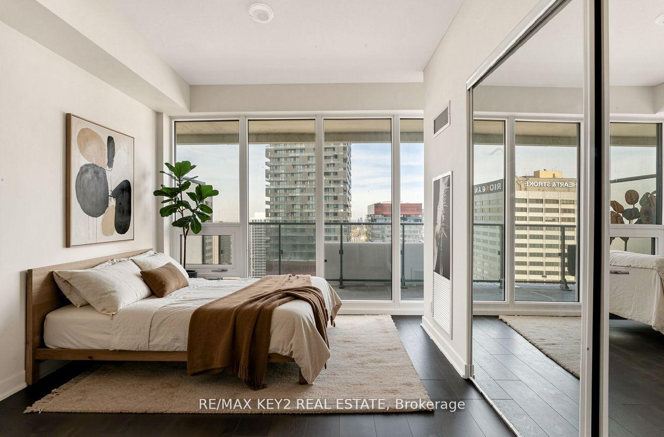 Photo 7 of Unit 3402, 2221 Yonge Street, Toronto, Mount Pleasant West — HOMEH
