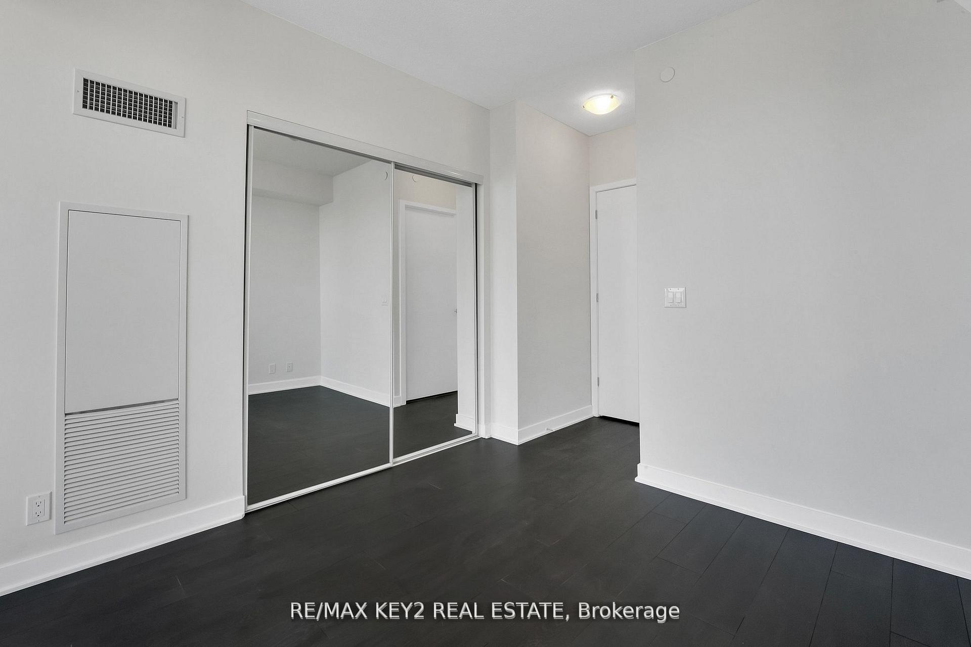 Photo 10 of Unit 3402, 2221 Yonge Street, Toronto, Mount Pleasant West — HOMEH