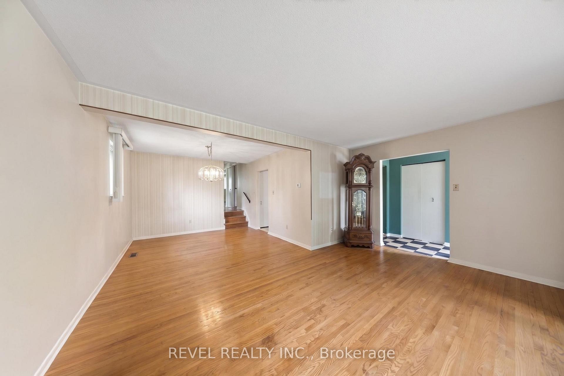 Photo 6 of 9 Deloraine Drive, Brampton, Southgate — HOMEH
