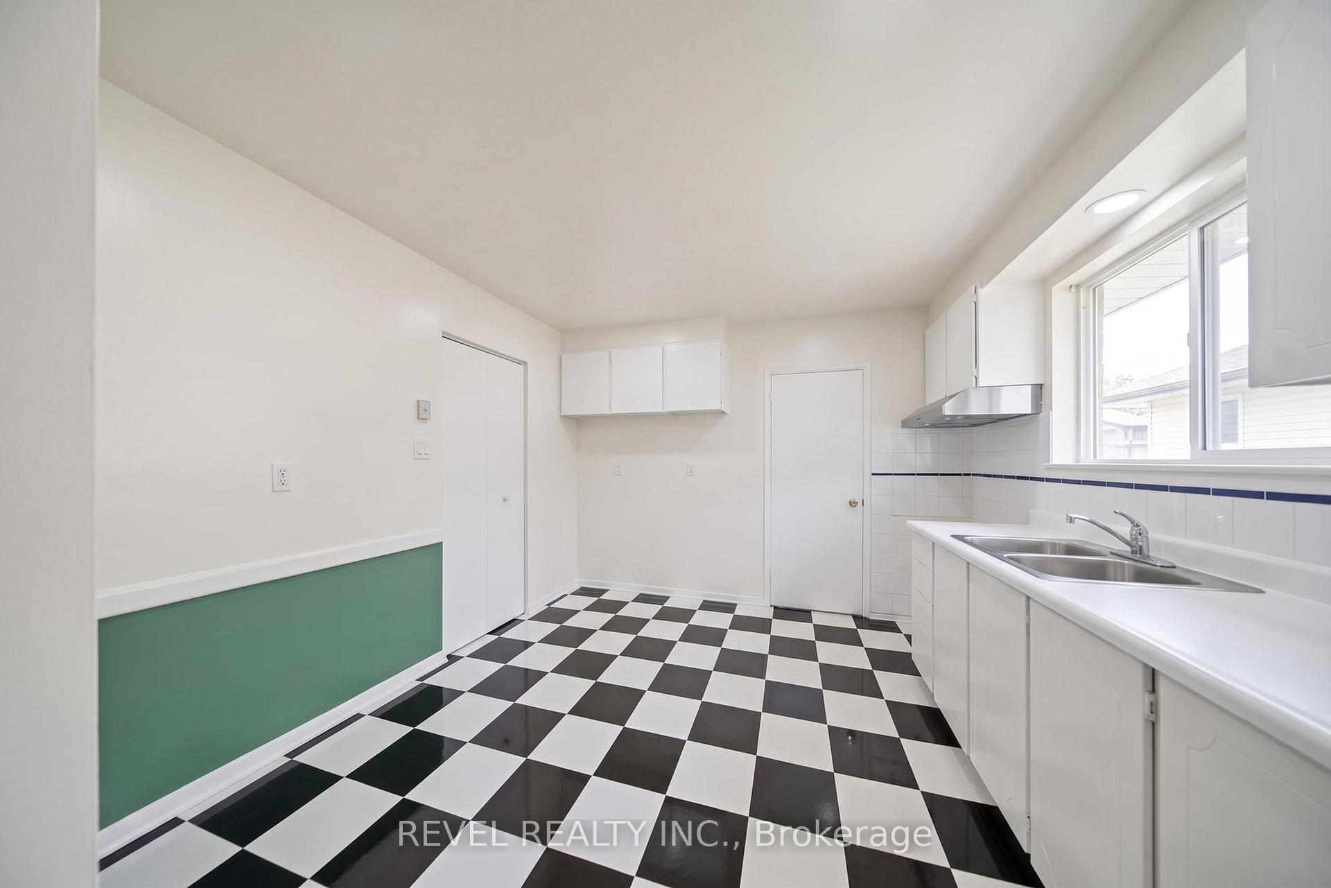Photo 10 of 9 Deloraine Drive, Brampton, Southgate — HOMEH