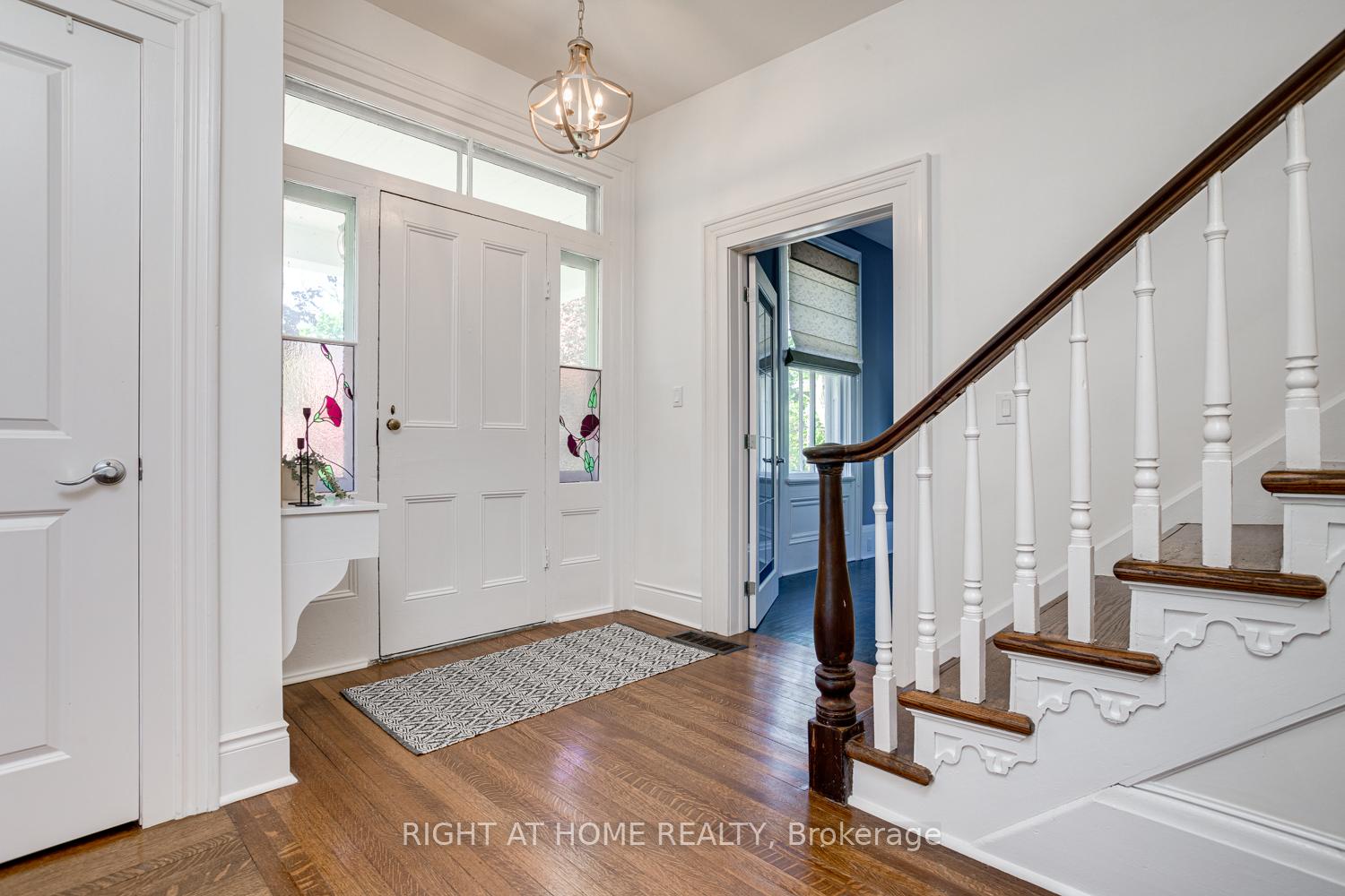 Photo 3 of 354 Queen Street, Scugog, Port Perry — HOMEH