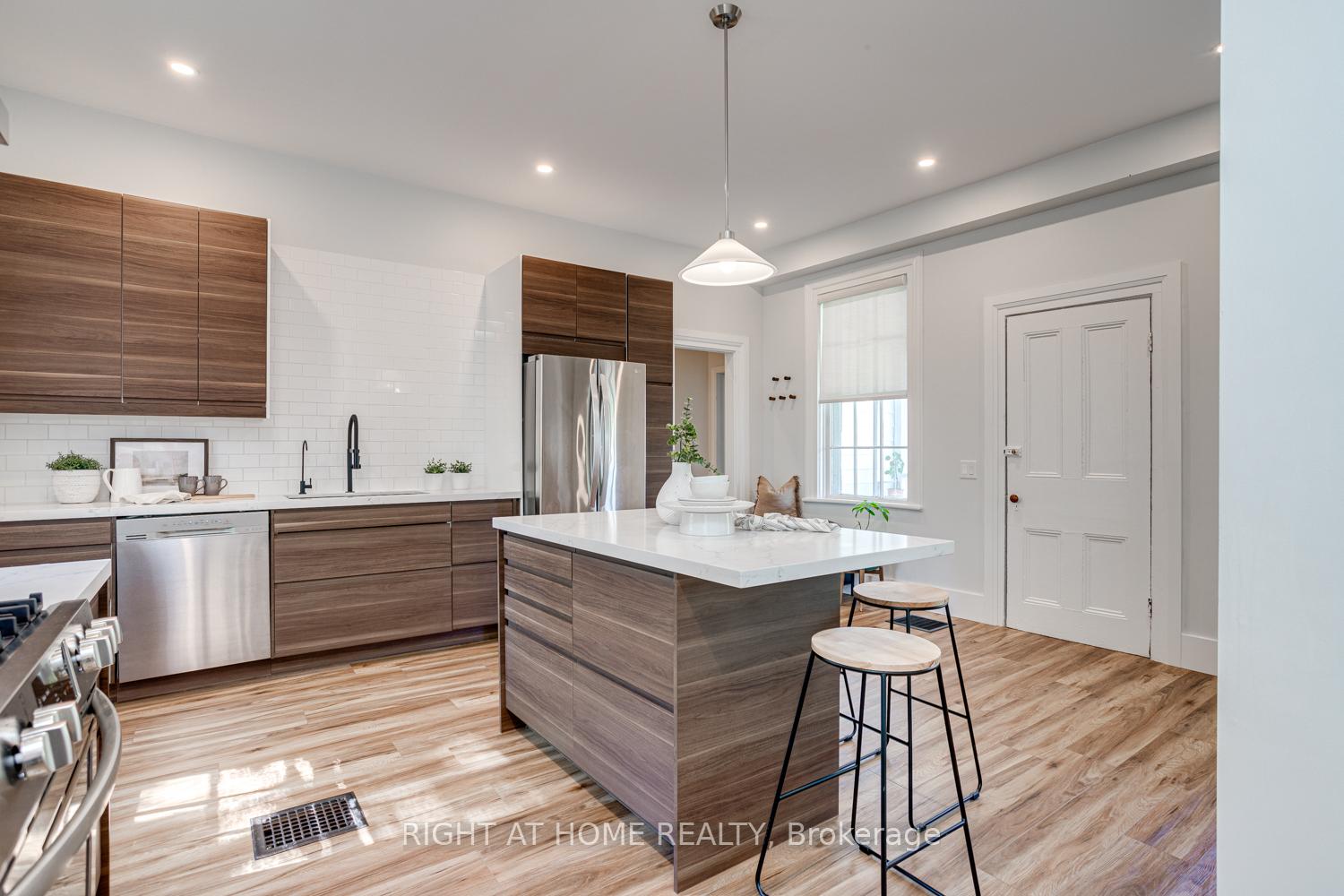 Photo 13 of 354 Queen Street, Scugog, Port Perry — HOMEH