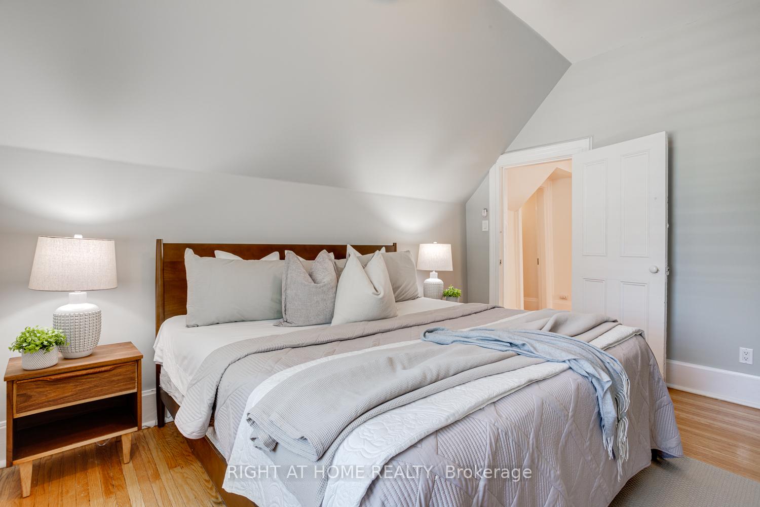 Photo 21 of 354 Queen Street, Scugog, Port Perry — HOMEH