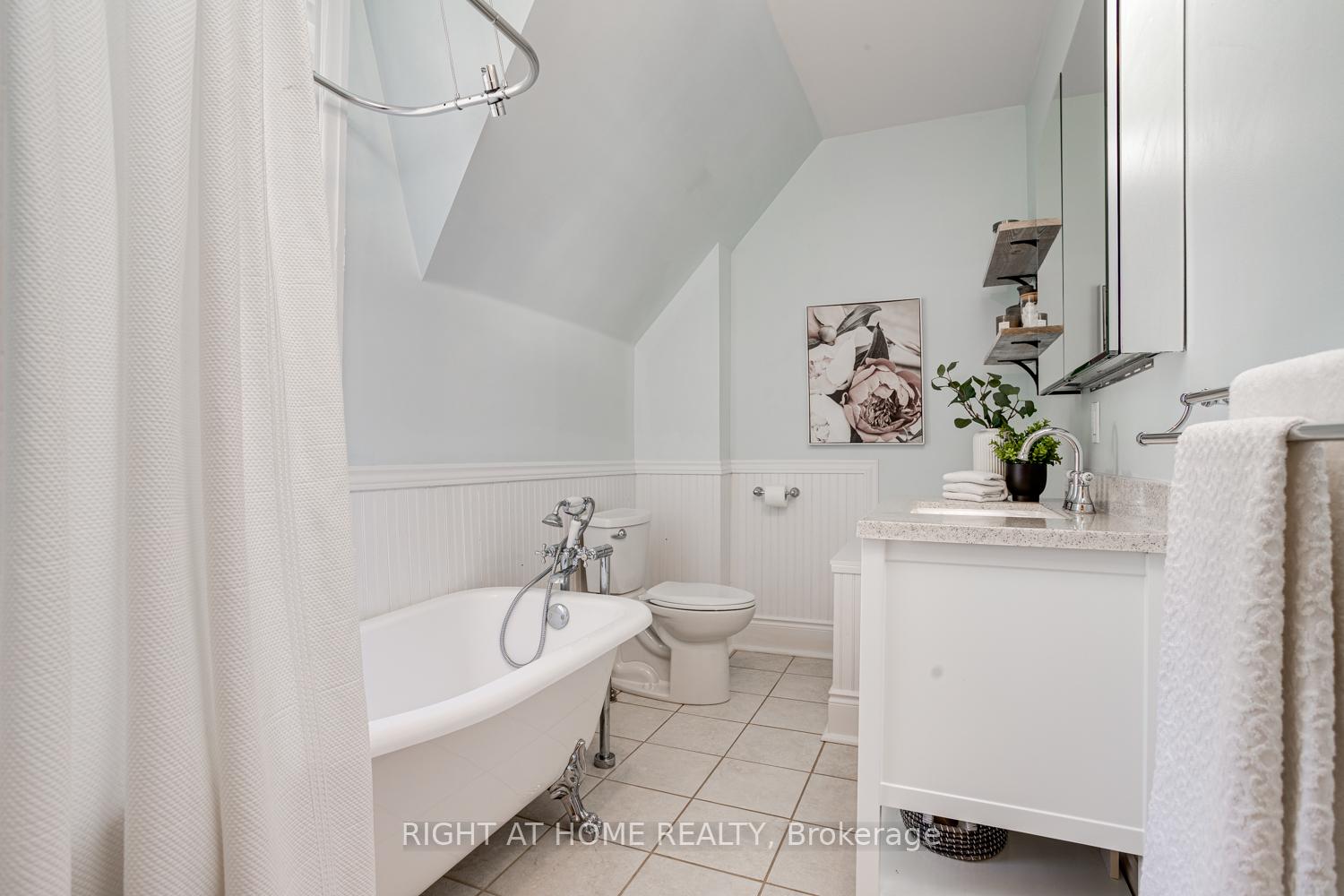 Photo 24 of 354 Queen Street, Scugog, Port Perry — HOMEH
