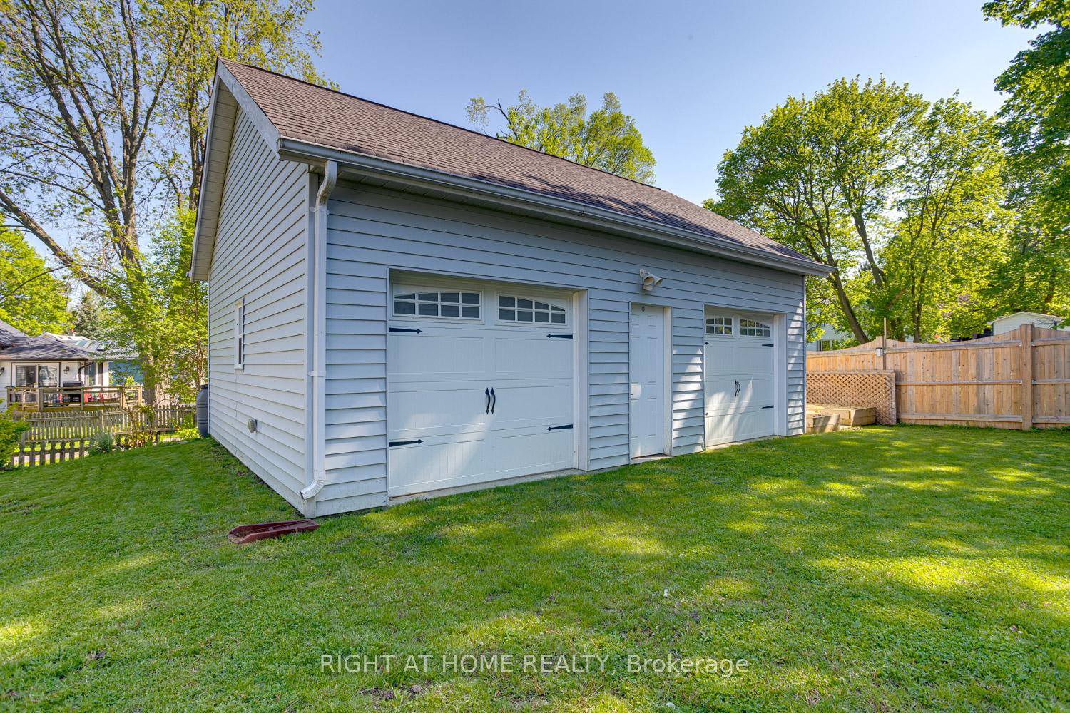 Photo 34 of 354 Queen Street, Scugog, Port Perry — HOMEH