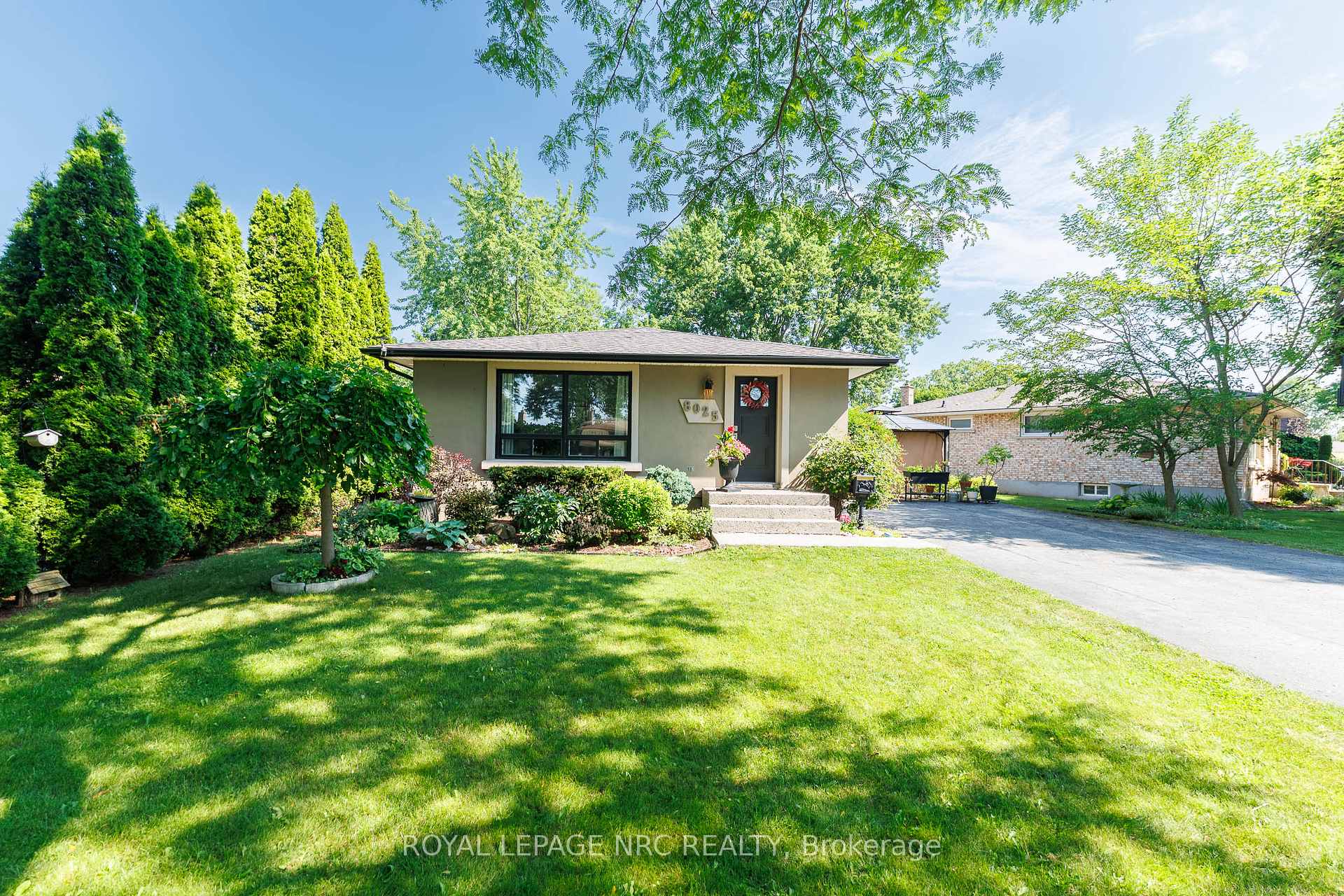 Photo 1 of 8025 Michael Street, Niagara Falls, Ascot — HOMEH