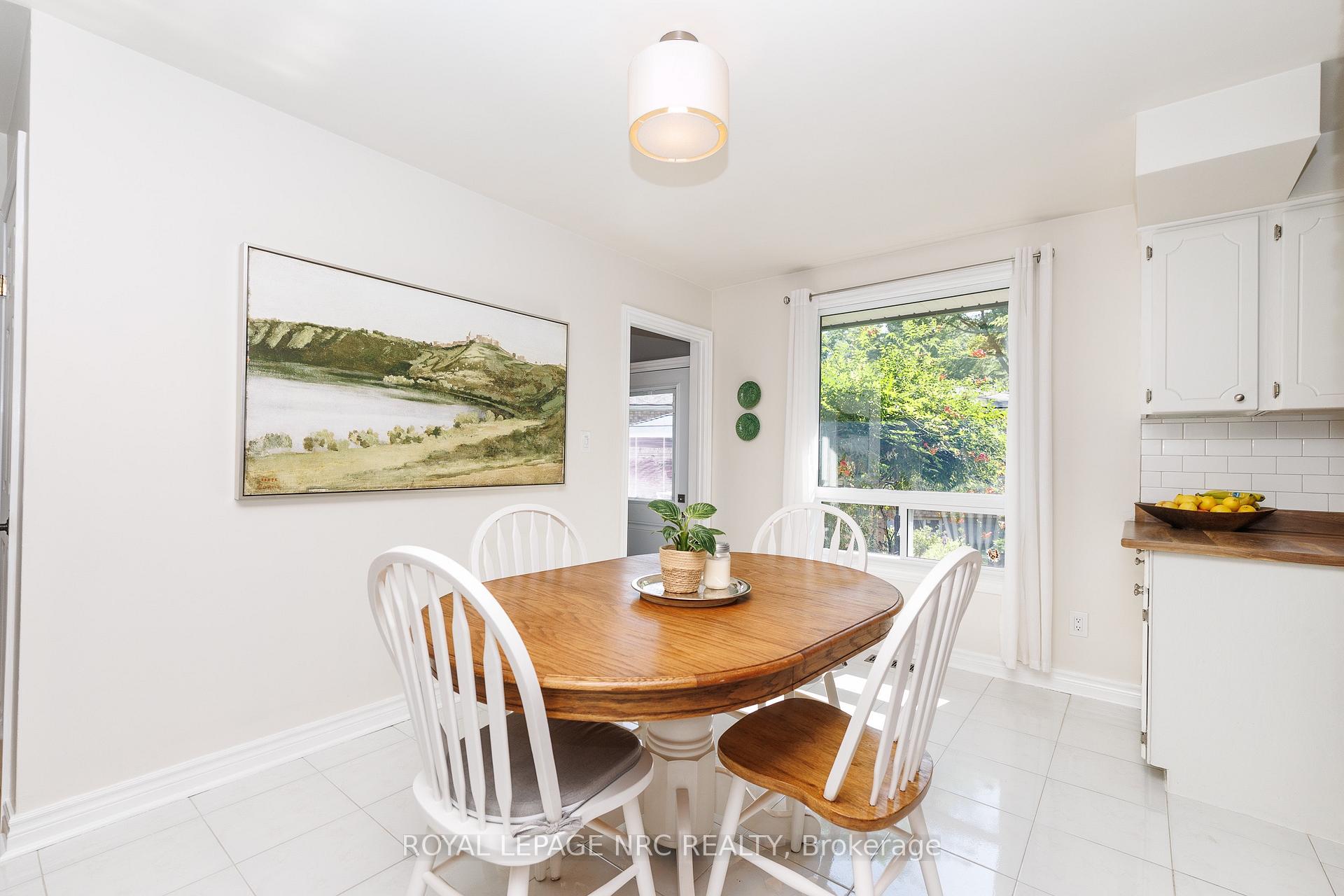 Photo 9 of 8025 Michael Street, Niagara Falls, Ascot — HOMEH