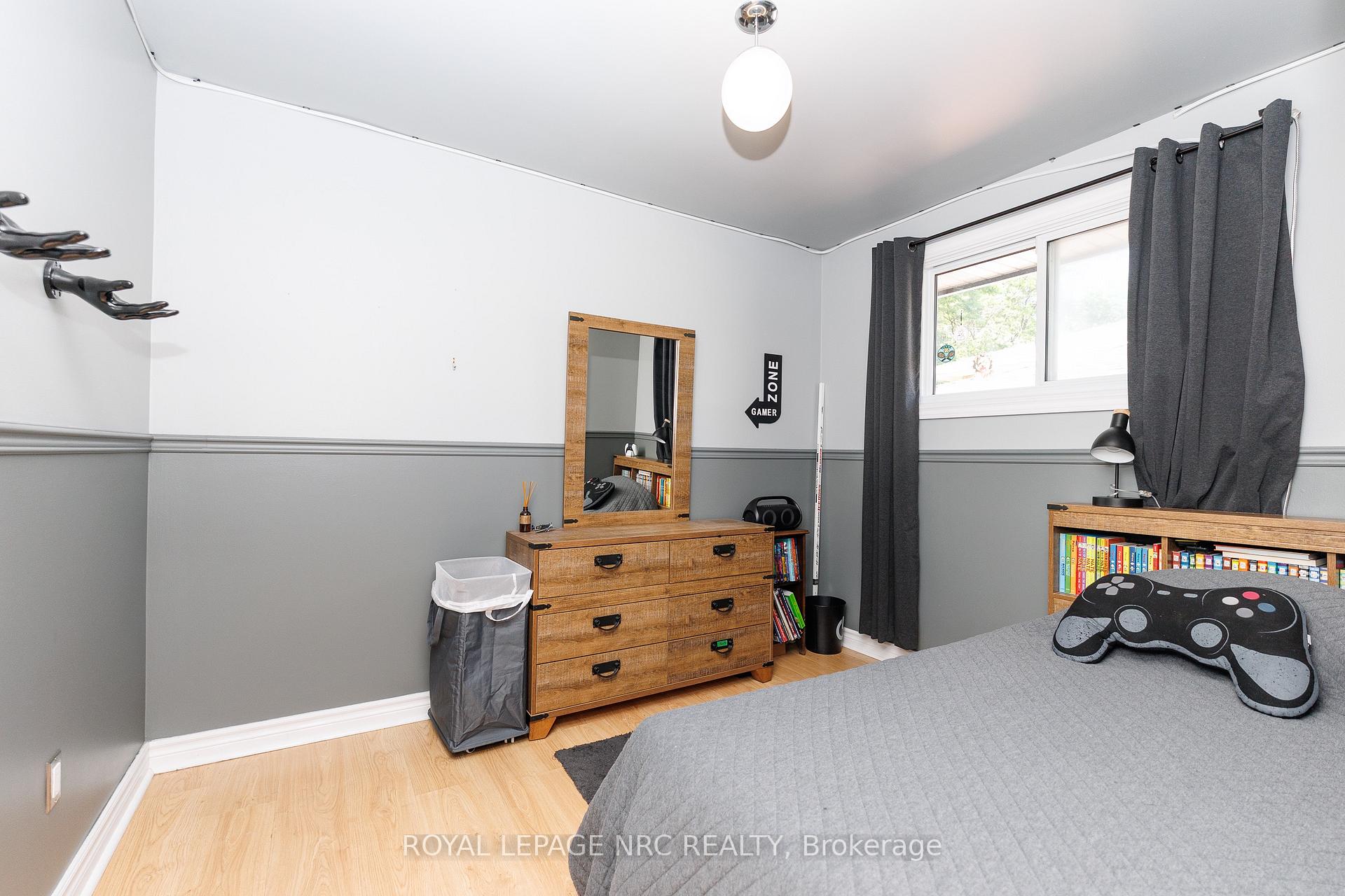 Photo 12 of 8025 Michael Street, Niagara Falls, Ascot — HOMEH