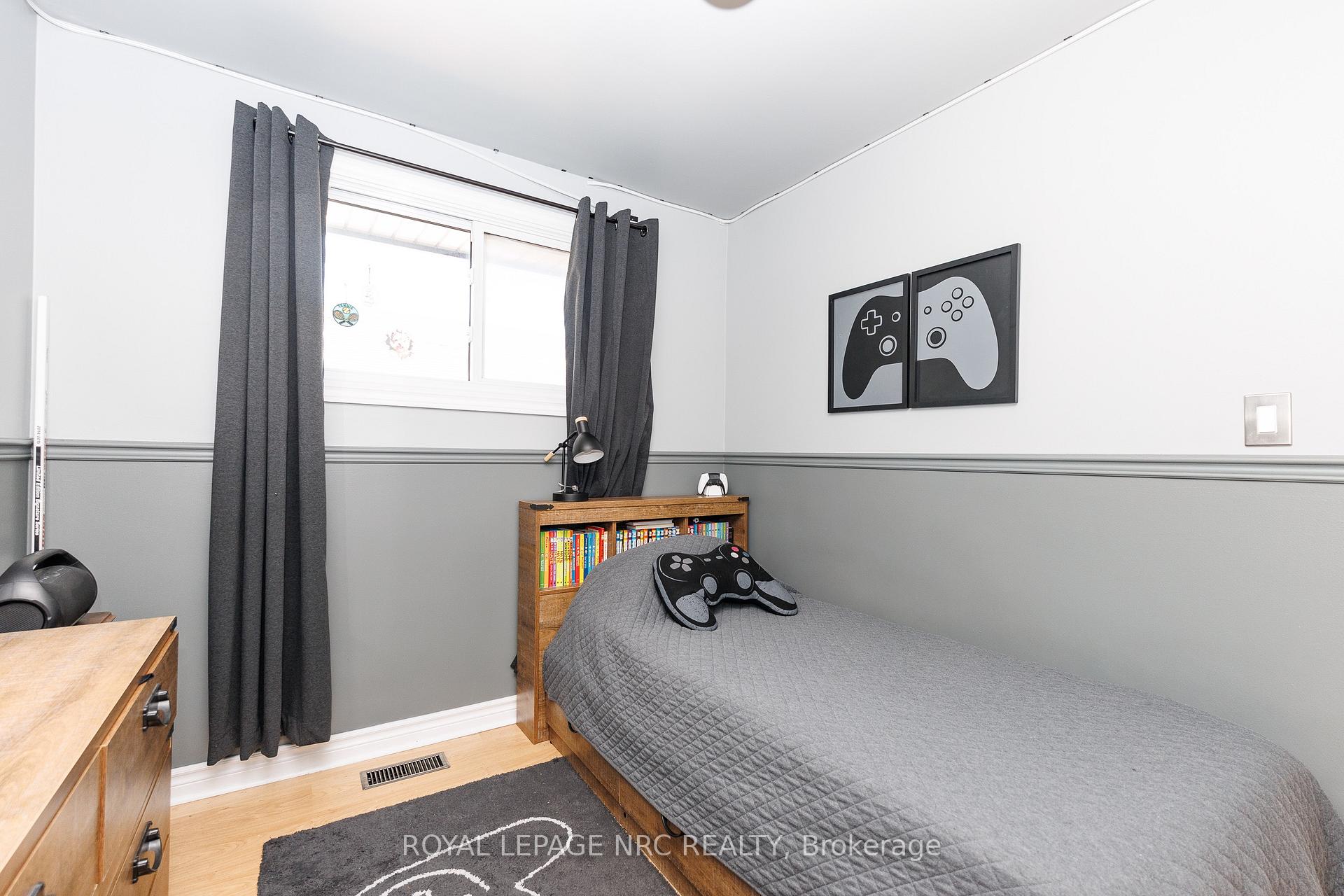 Photo 13 of 8025 Michael Street, Niagara Falls, Ascot — HOMEH