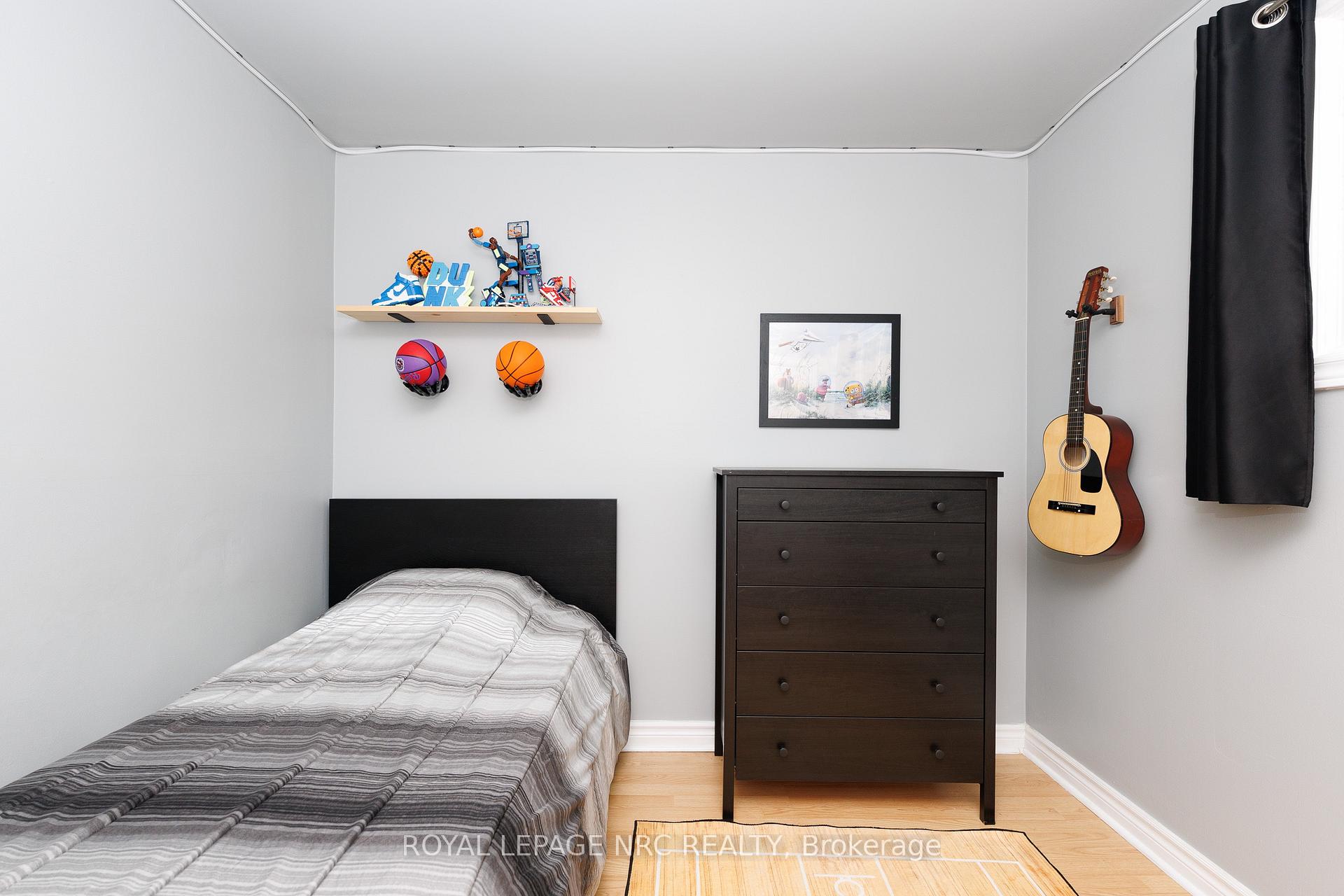 Photo 17 of 8025 Michael Street, Niagara Falls, Ascot — HOMEH