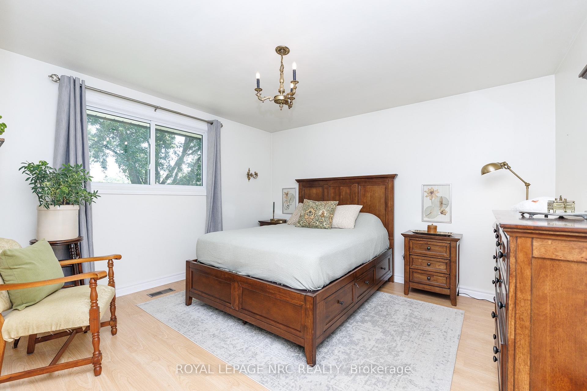 Photo 19 of 8025 Michael Street, Niagara Falls, Ascot — HOMEH