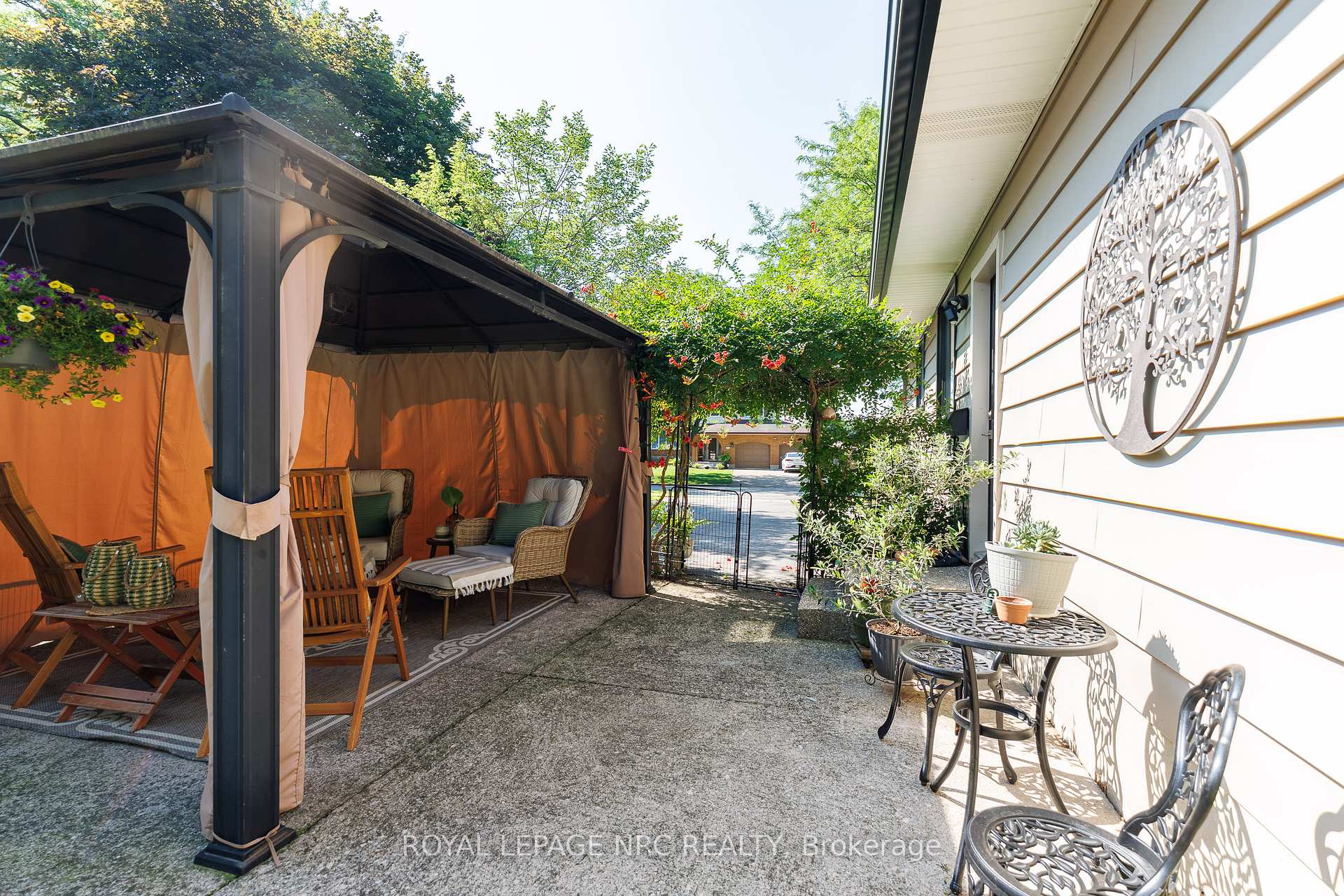 Photo 30 of 8025 Michael Street, Niagara Falls, Ascot — HOMEH