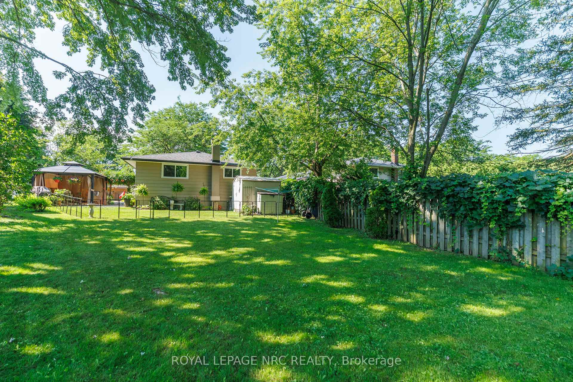 Photo 32 of 8025 Michael Street, Niagara Falls, Ascot — HOMEH
