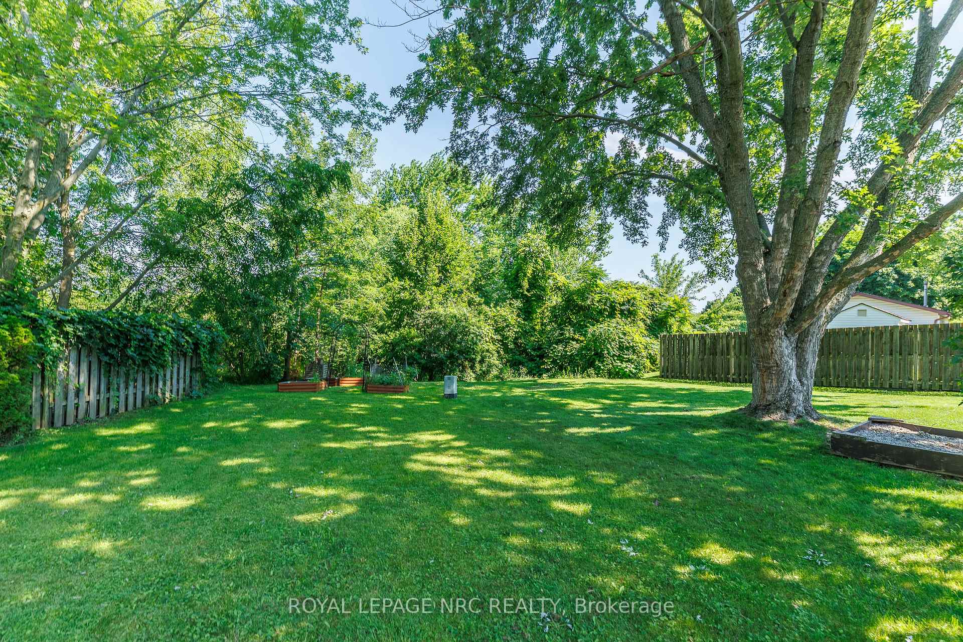 Photo 33 of 8025 Michael Street, Niagara Falls, Ascot — HOMEH