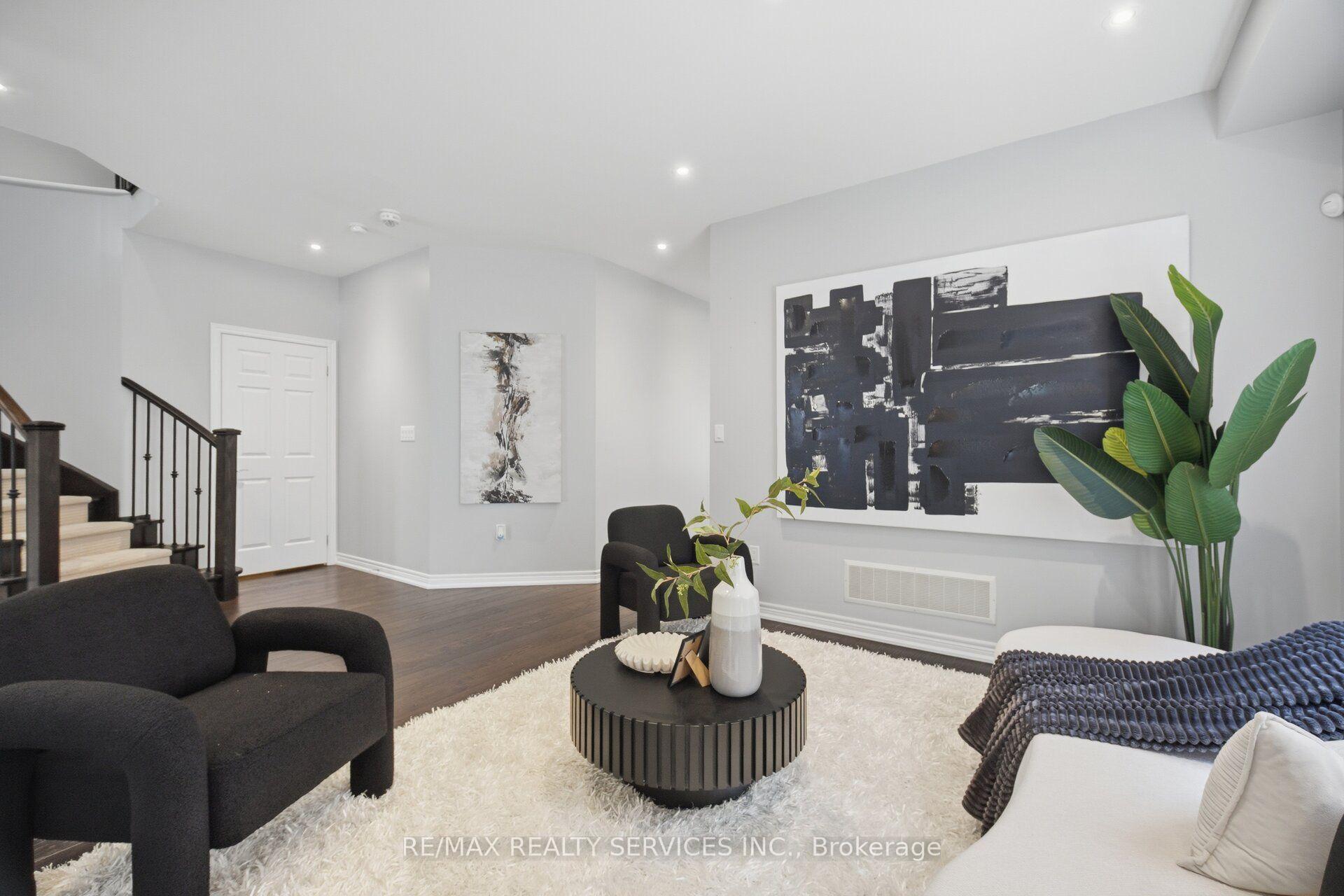 Photo 2 of 164 Bonnieglen Farm Boulevard, Caledon, Rural Caledon — HOMEH