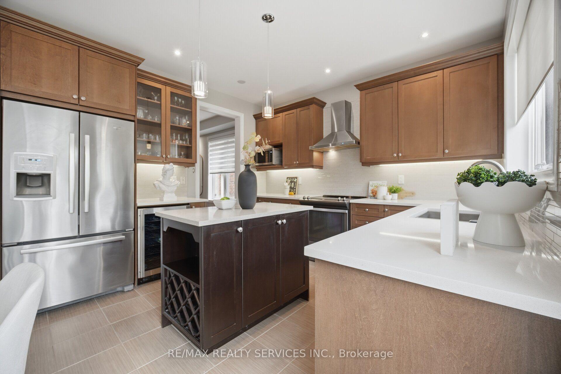 Photo 8 of 164 Bonnieglen Farm Boulevard, Caledon, Rural Caledon — HOMEH