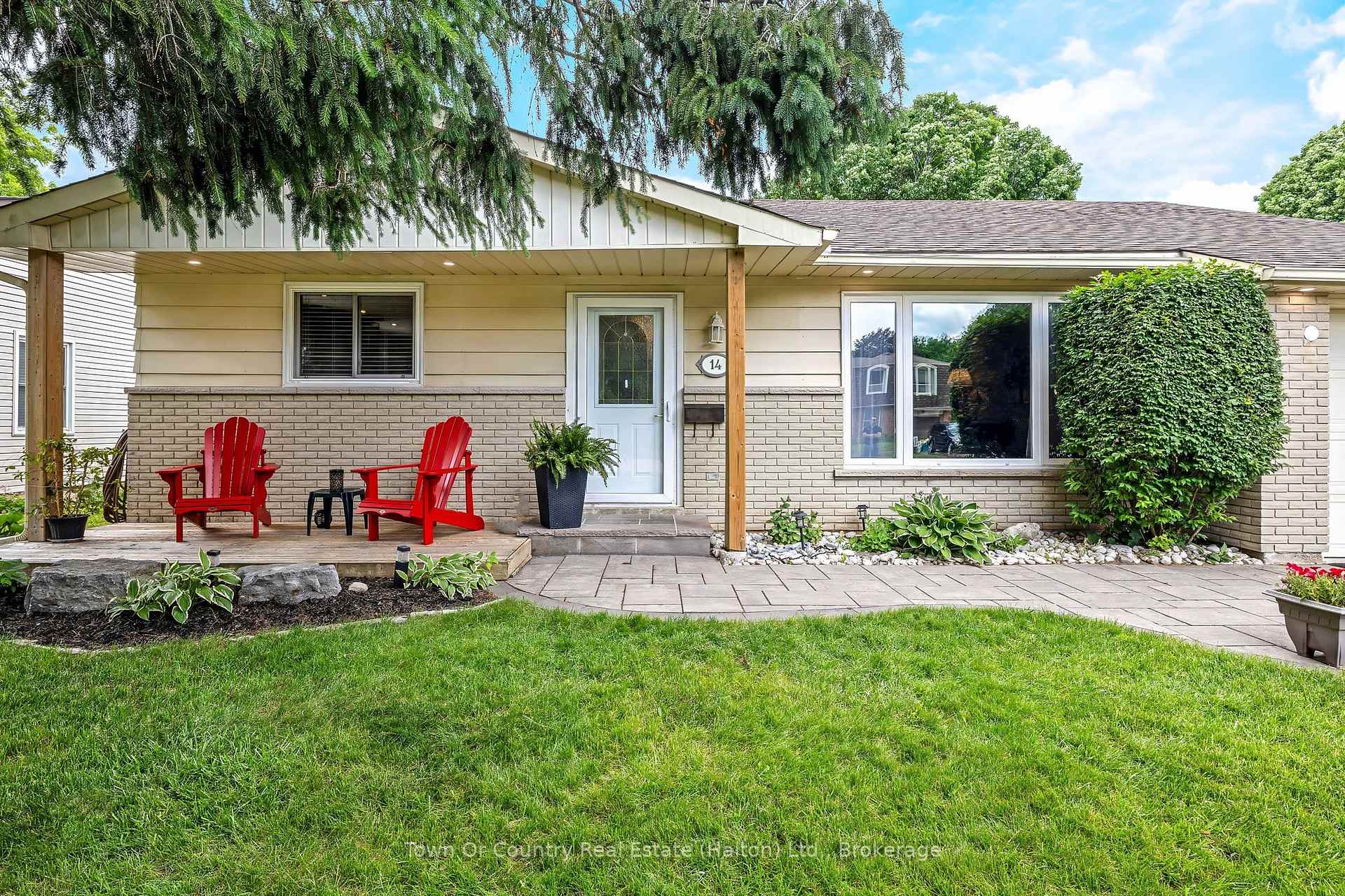 Photo 4 of 14 Rosemary Road, Halton Hills, Acton — HOMEH