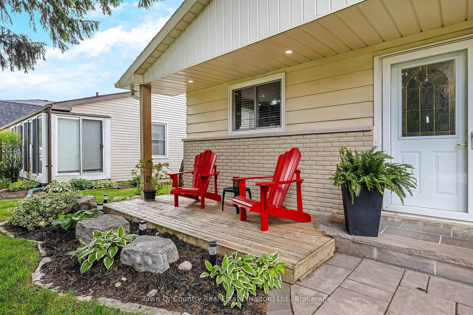 Photo 5 of 14 Rosemary Road, Halton Hills, Acton — HOMEH