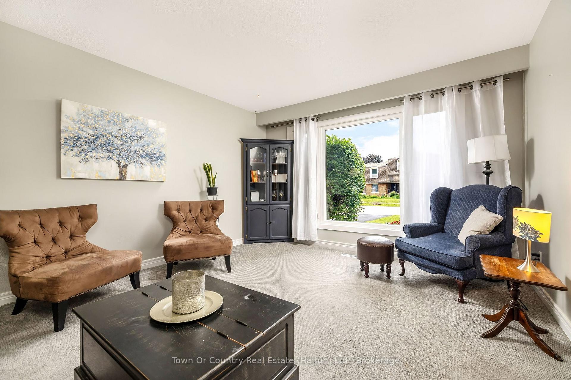 Photo 6 of 14 Rosemary Road, Halton Hills, Acton — HOMEH