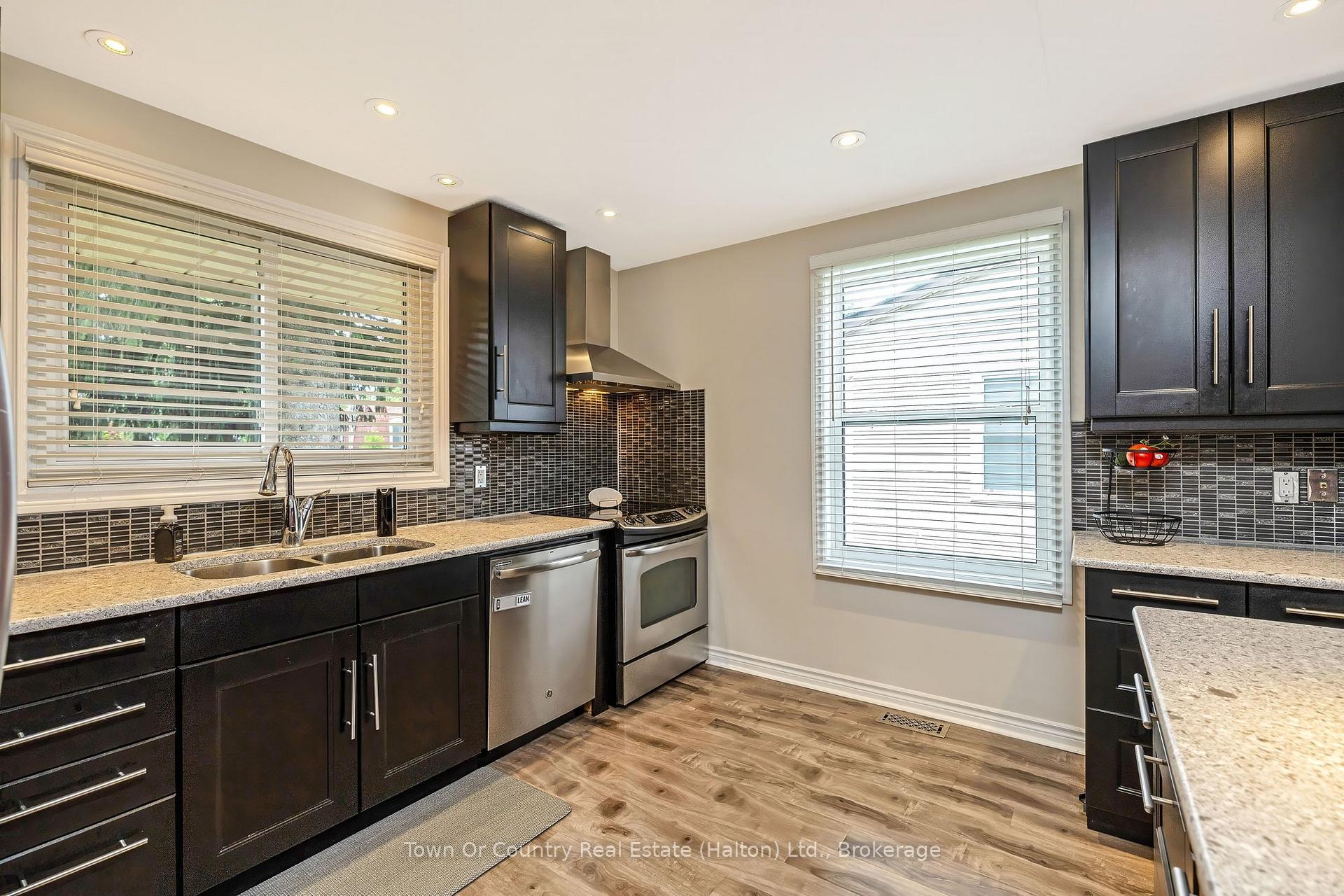 Photo 10 of 14 Rosemary Road, Halton Hills, Acton — HOMEH