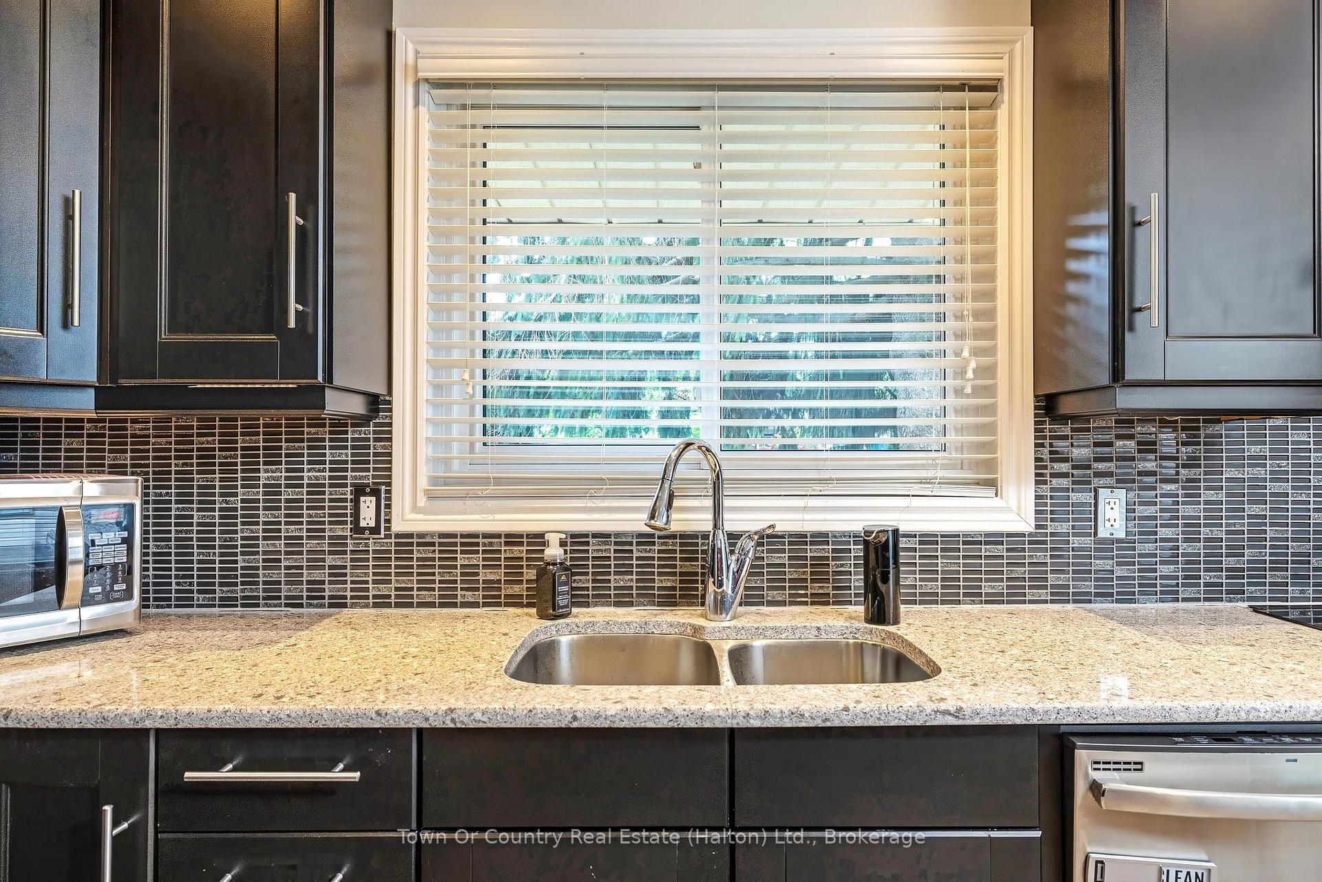Photo 11 of 14 Rosemary Road, Halton Hills, Acton — HOMEH