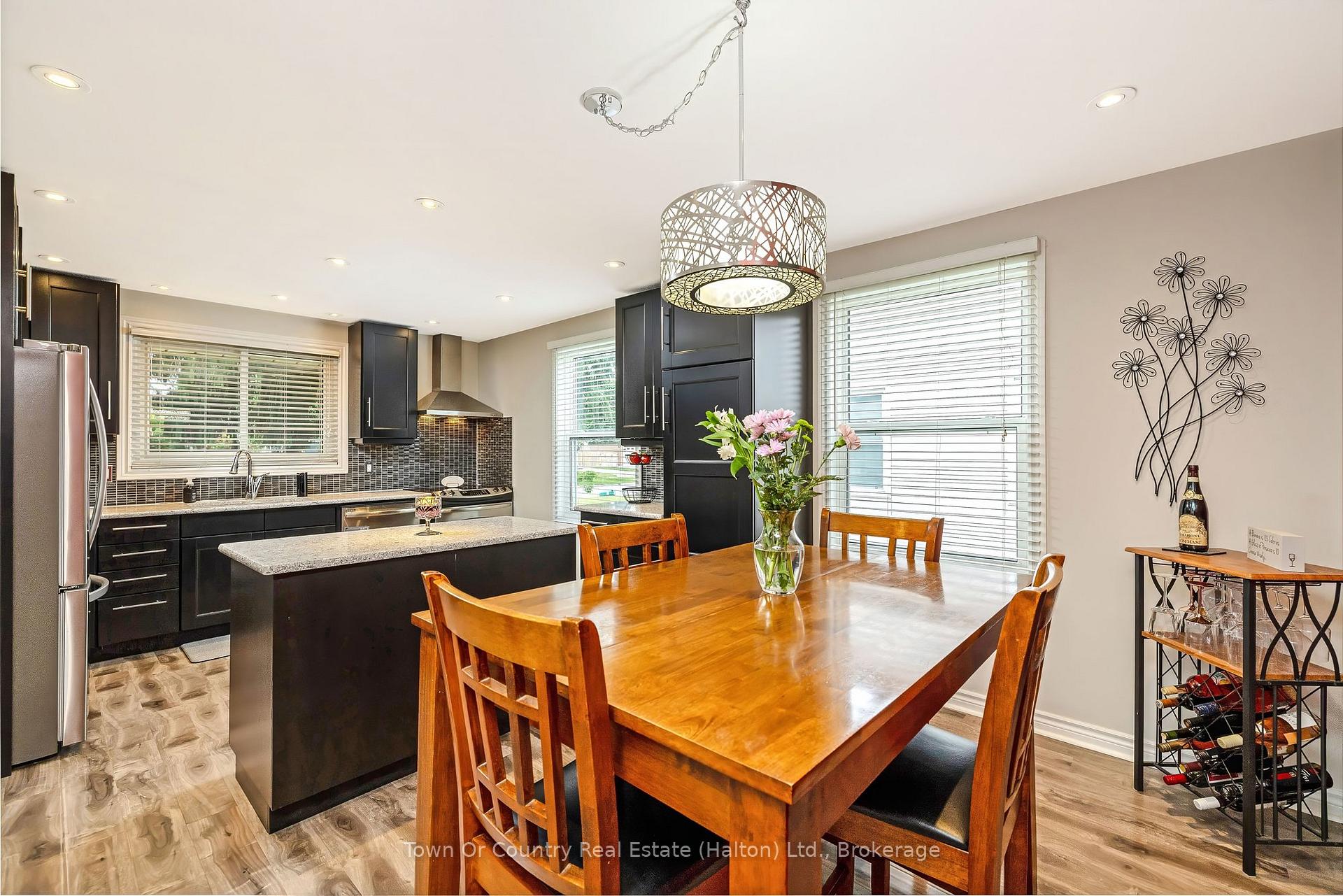 Photo 15 of 14 Rosemary Road, Halton Hills, Acton — HOMEH