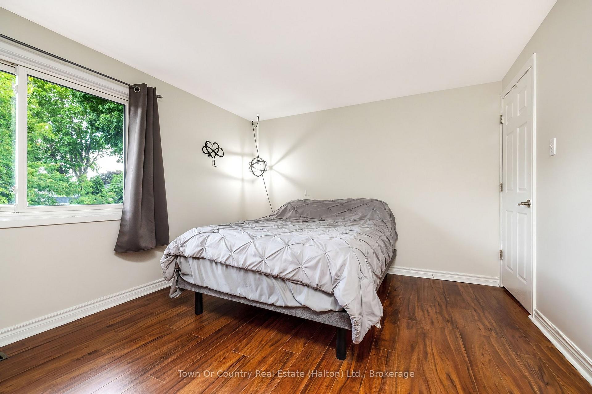 Photo 16 of 14 Rosemary Road, Halton Hills, Acton — HOMEH