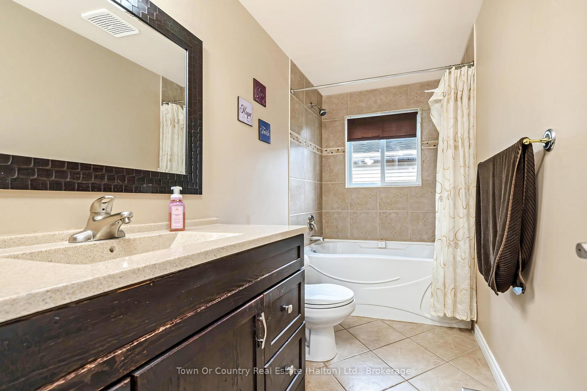 Photo 22 of 14 Rosemary Road, Halton Hills, Acton — HOMEH