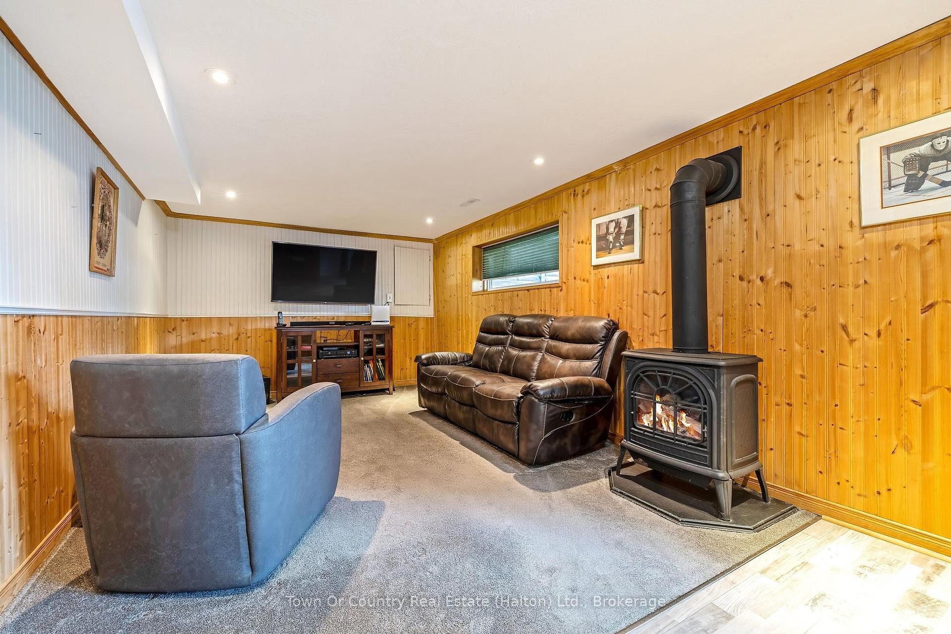 Photo 23 of 14 Rosemary Road, Halton Hills, Acton — HOMEH