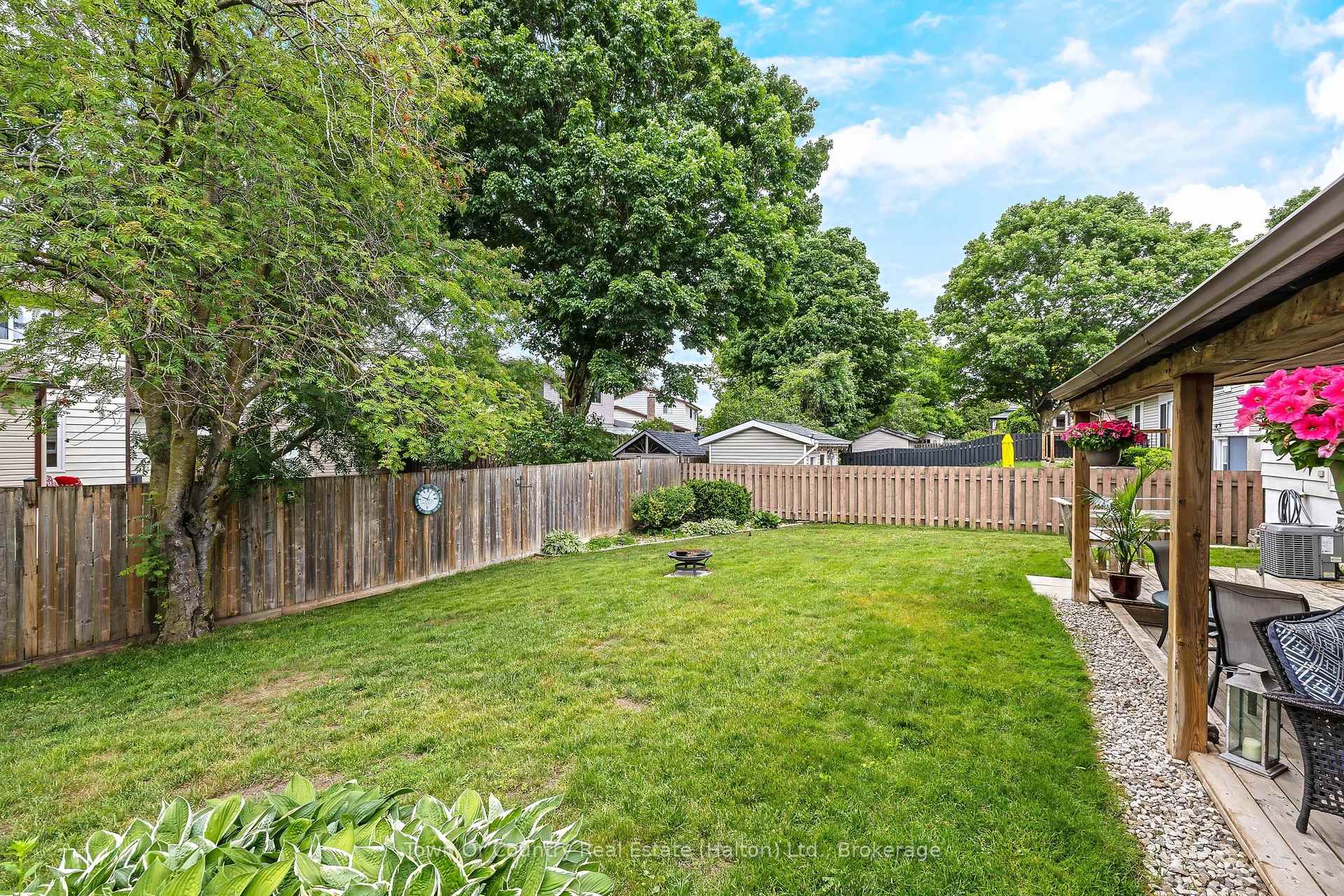 Photo 33 of 14 Rosemary Road, Halton Hills, Acton — HOMEH