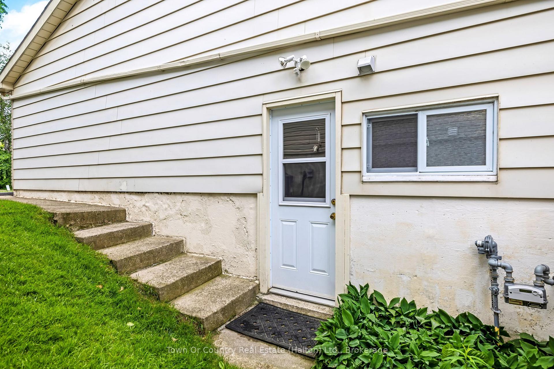 Photo 35 of 14 Rosemary Road, Halton Hills, Acton — HOMEH