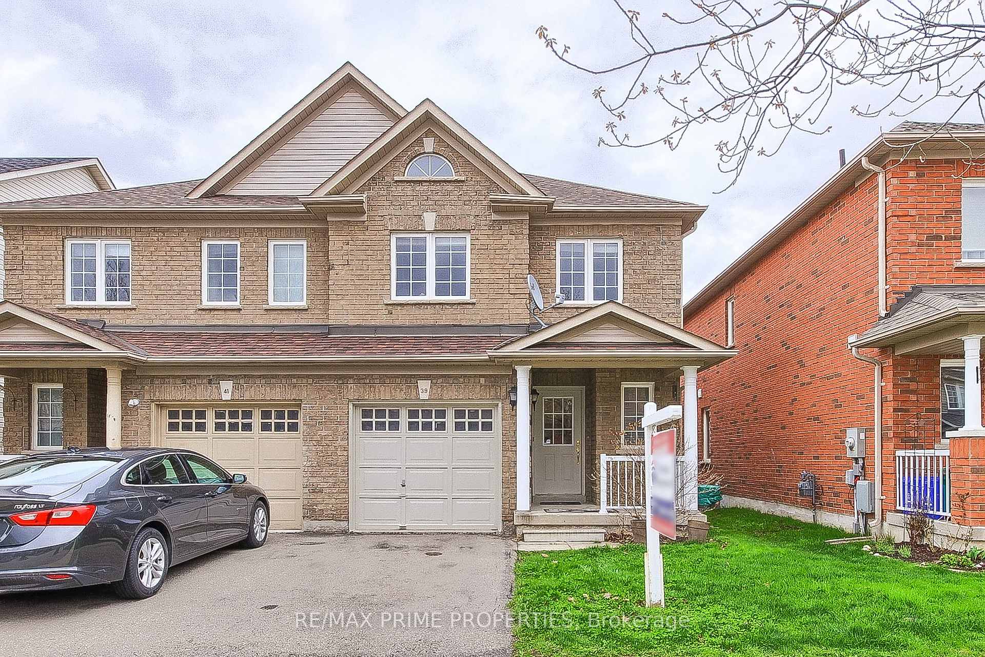 Photo 1 of 39 Laurendale Avenue, Georgina, Keswick South — HOMEH