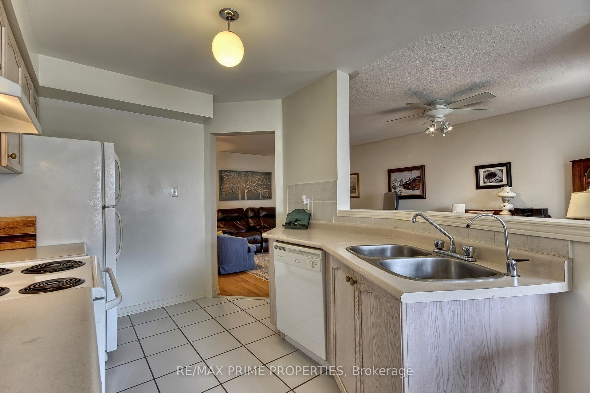 Photo 3 of 39 Laurendale Avenue, Georgina, Keswick South — HOMEH